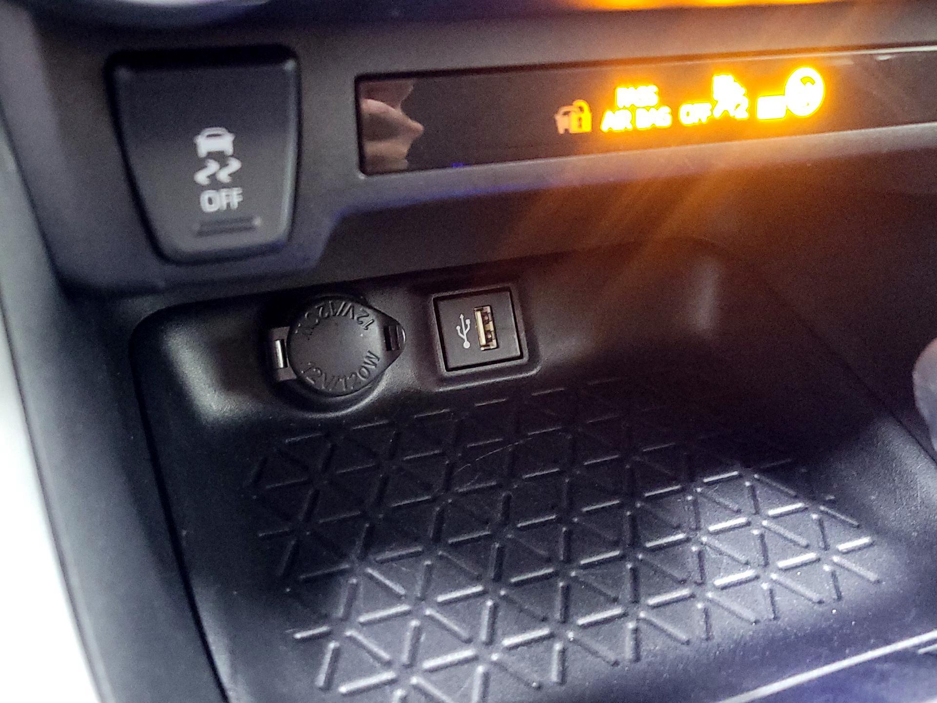 Thumbnail: 2024 Toyota RAV4 - 18