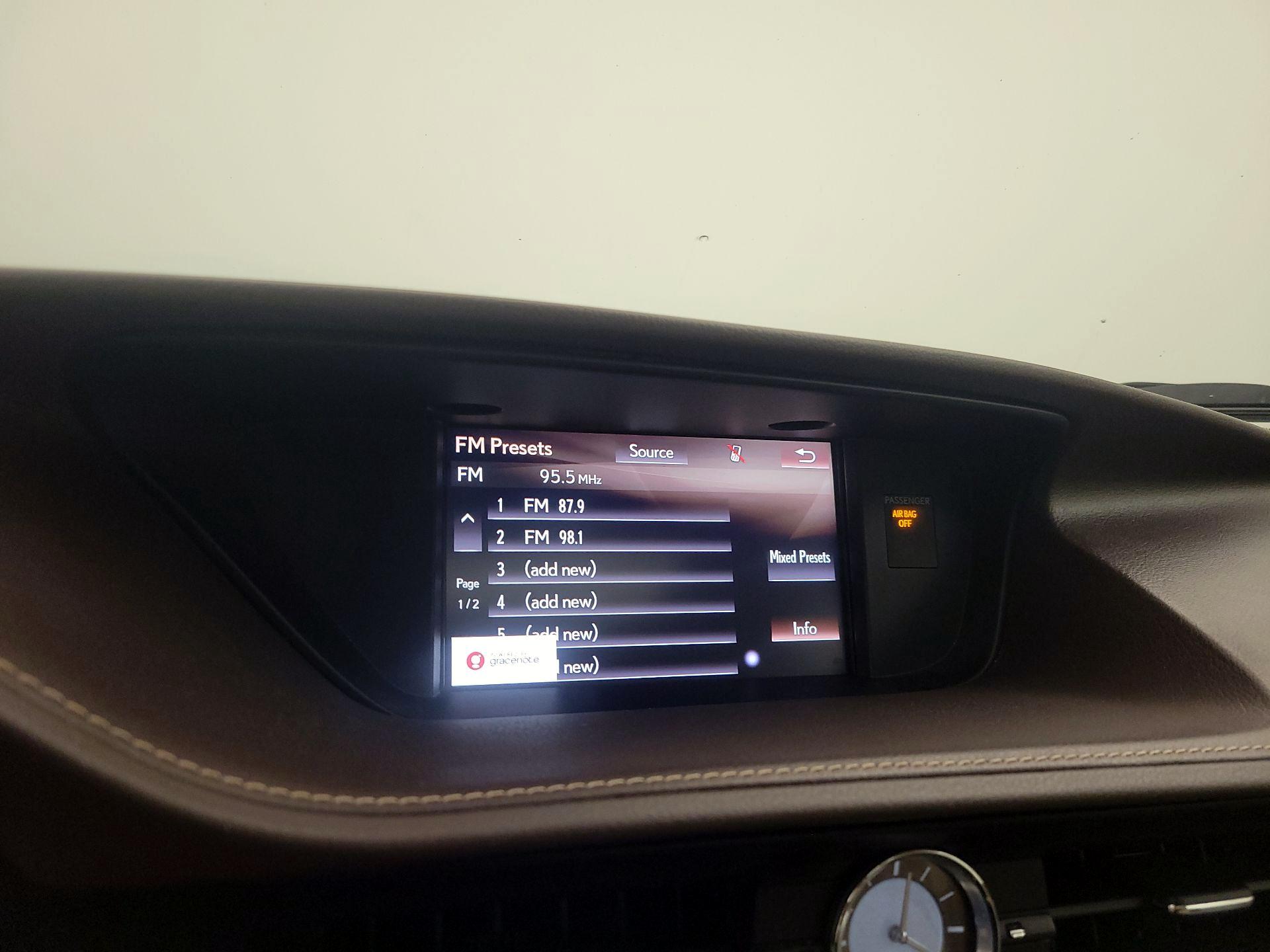 Thumbnail: 2018 Lexus ES - 15