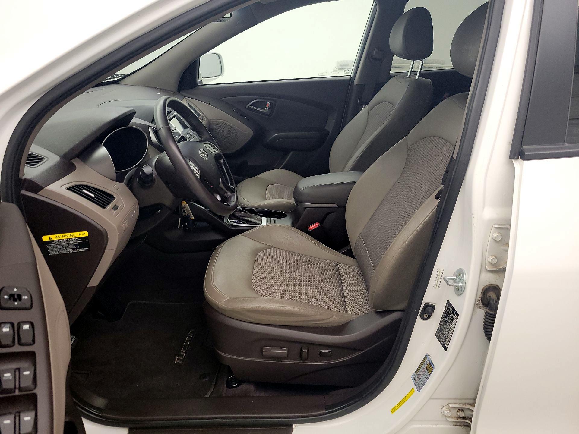 Thumbnail: 2015 Hyundai Tucson - 11