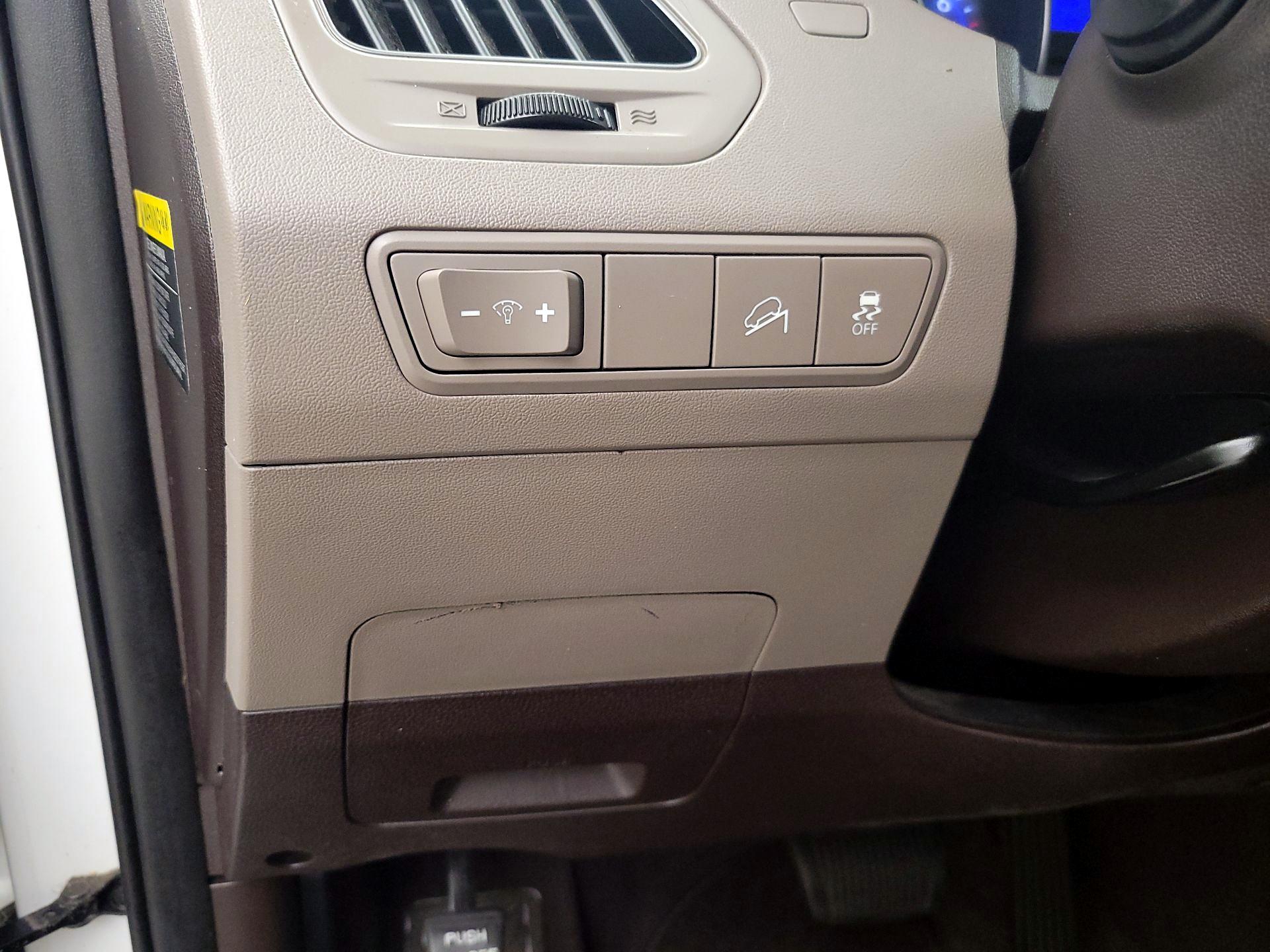 Thumbnail: 2015 Hyundai Tucson - 13