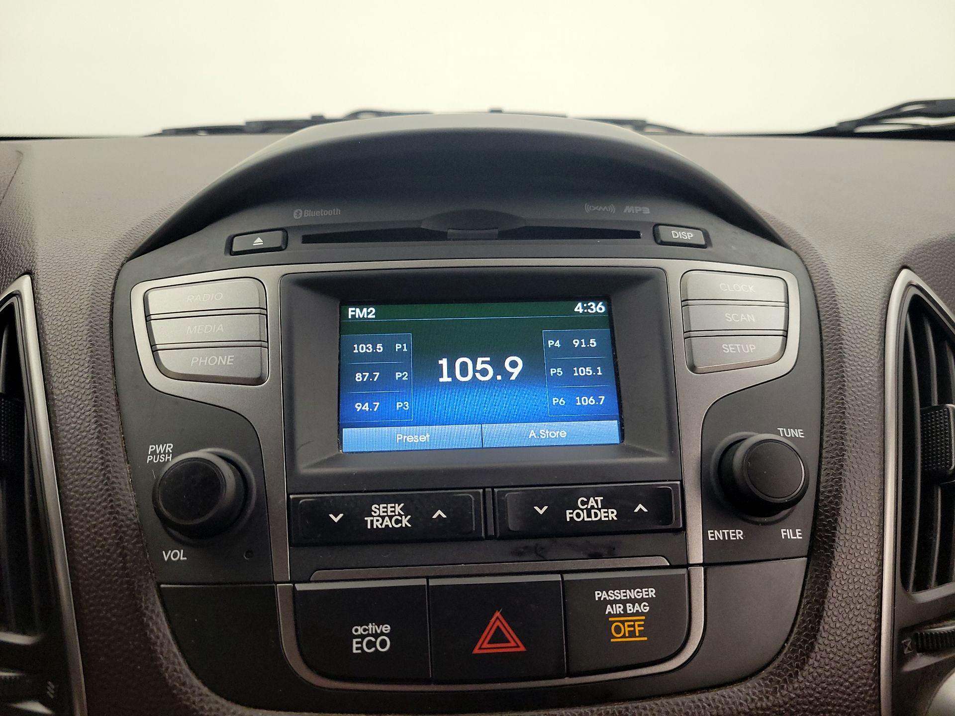 Thumbnail: 2015 Hyundai Tucson - 15