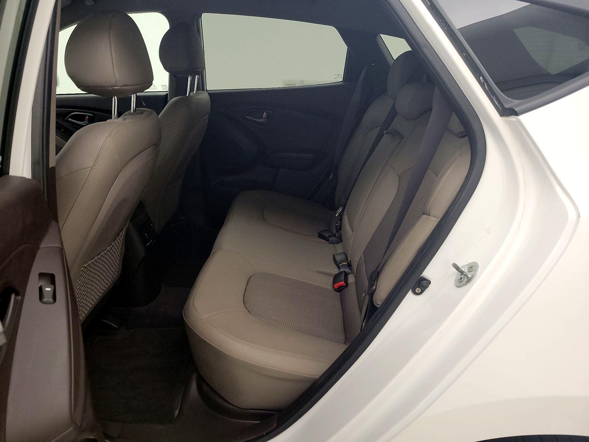 Thumbnail: 2015 Hyundai Tucson - 19