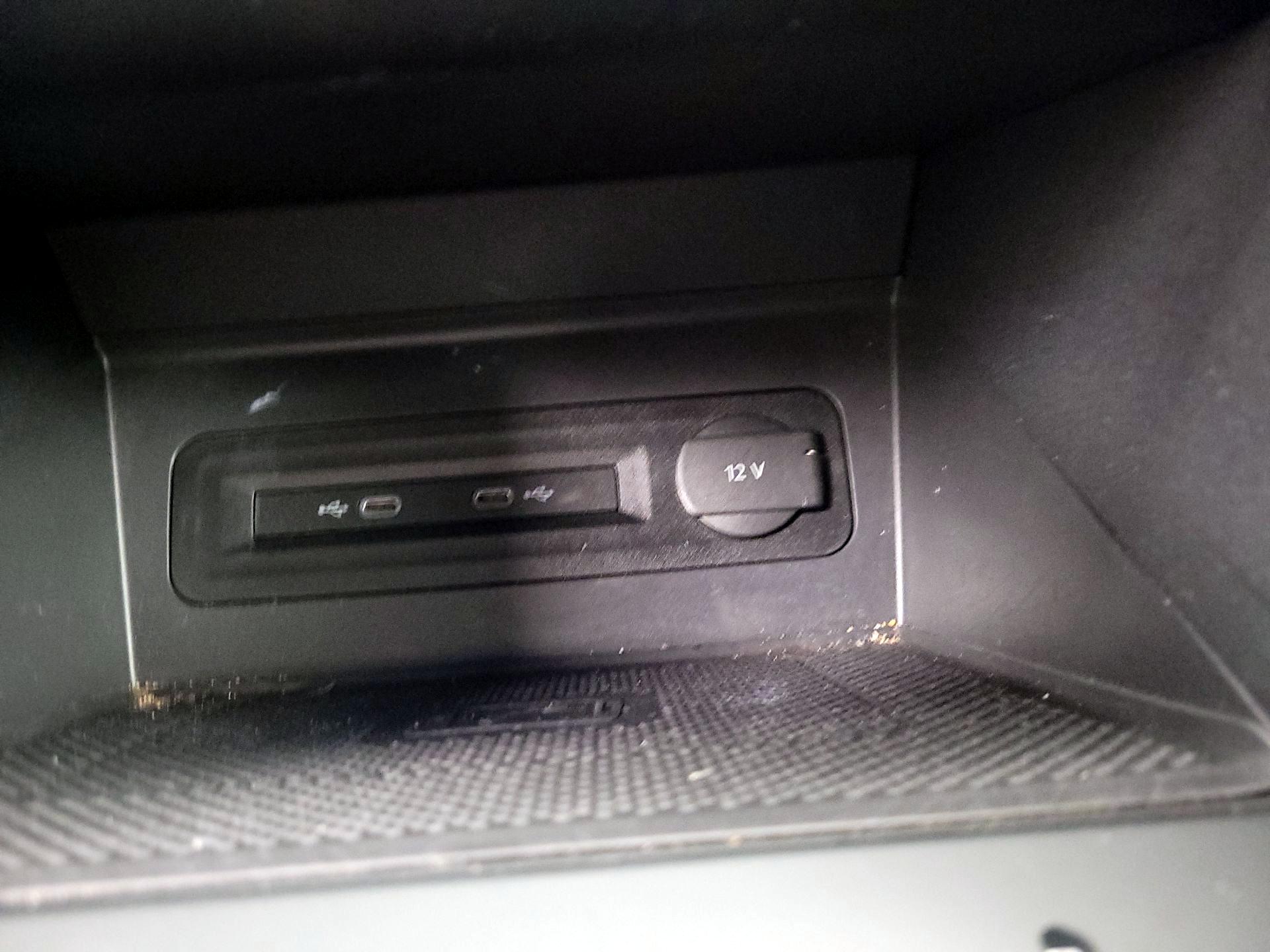 Thumbnail: 2021 Volkswagen Atlas - 18