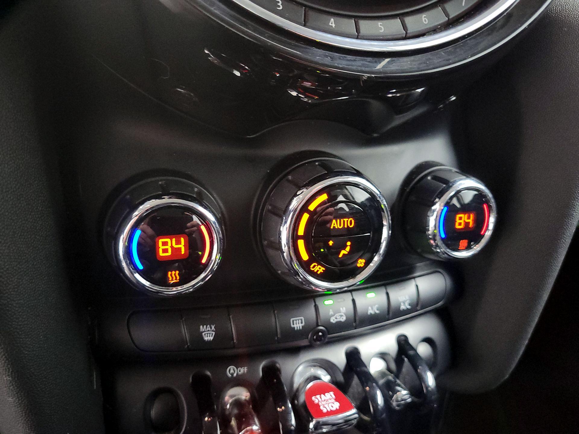 Thumbnail: 2016 MINI Cooper Hardtop - 13