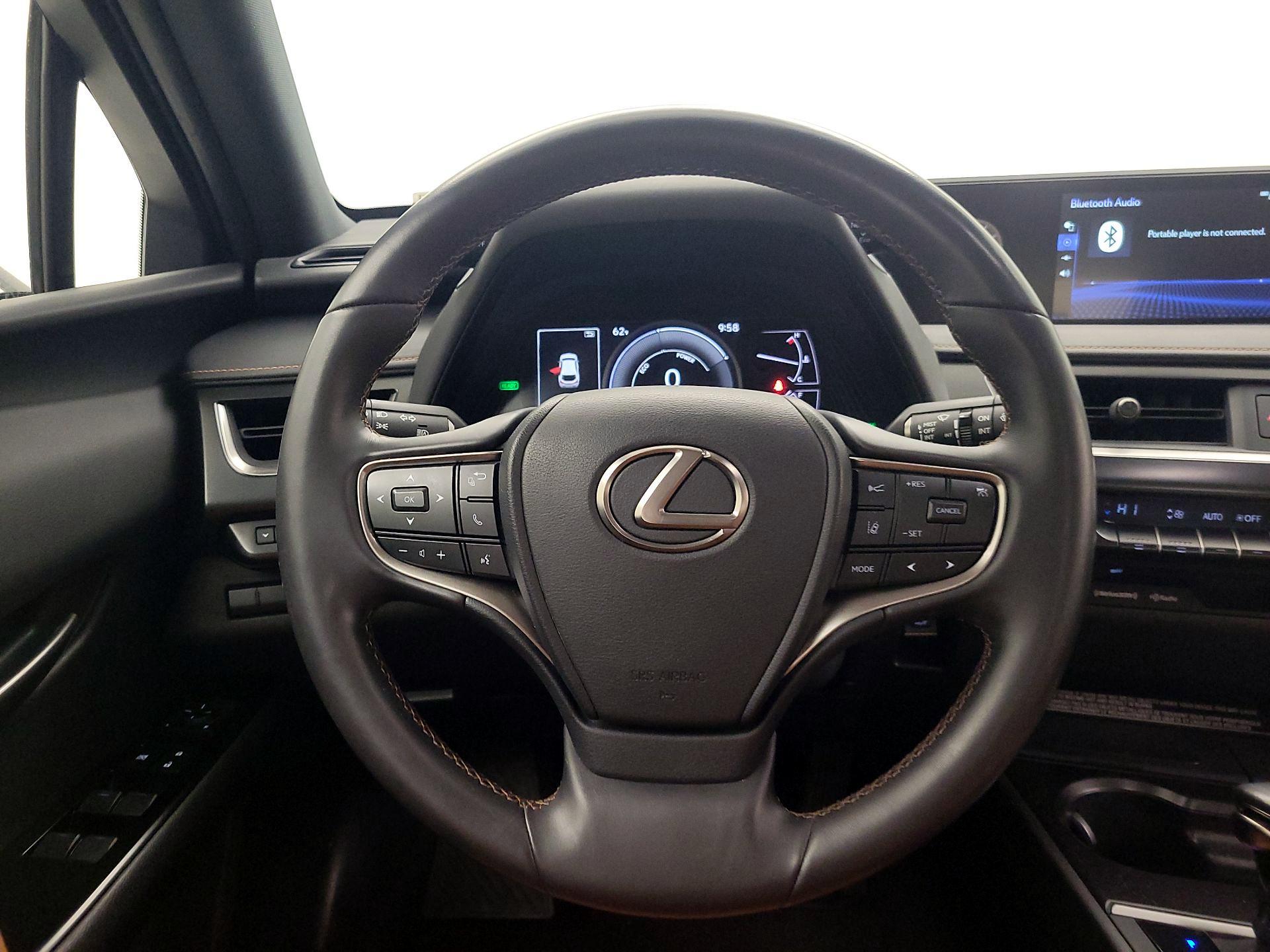 Thumbnail: 2021 Lexus UX - 10