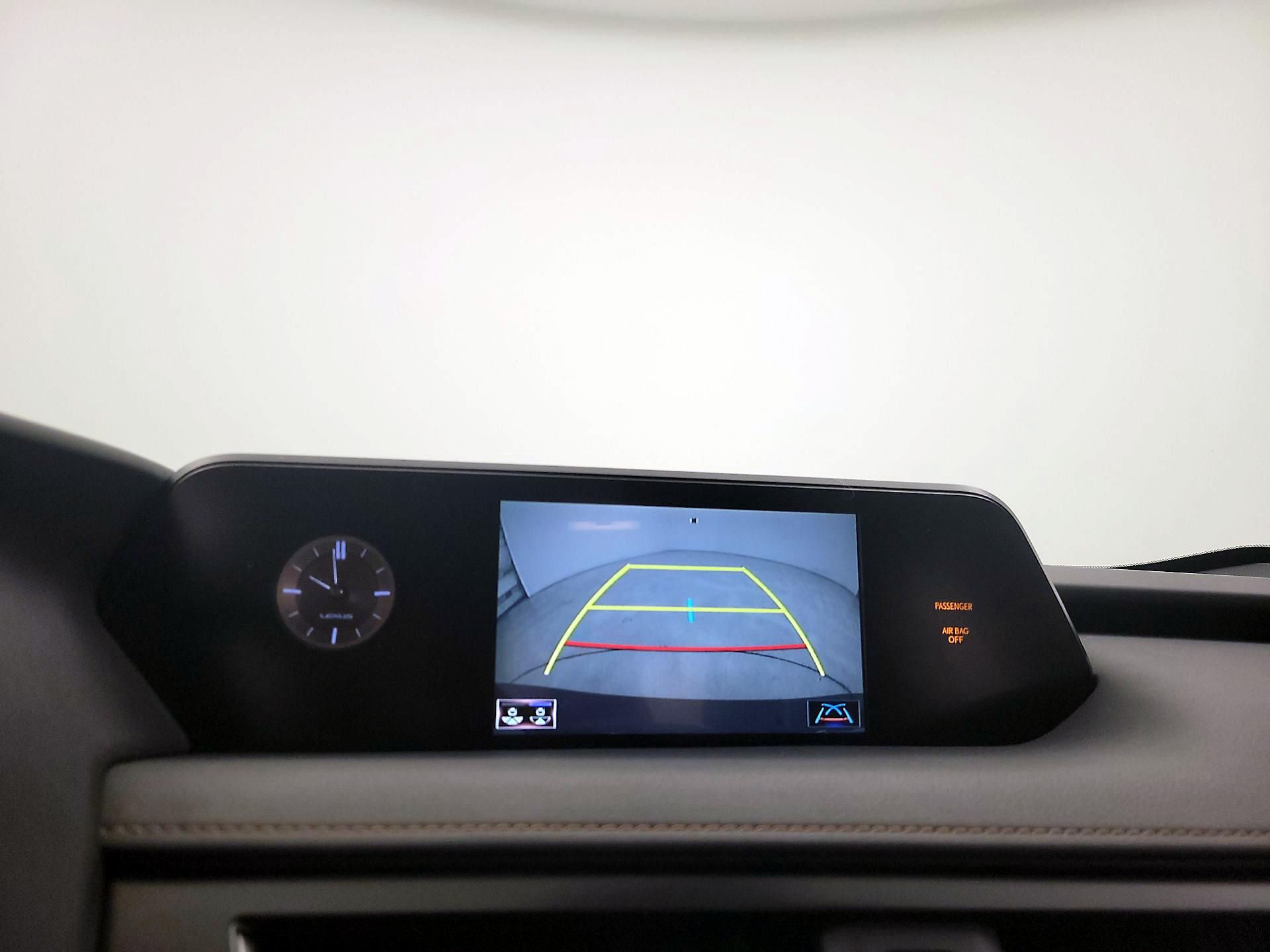 Thumbnail: 2021 Lexus UX - 14