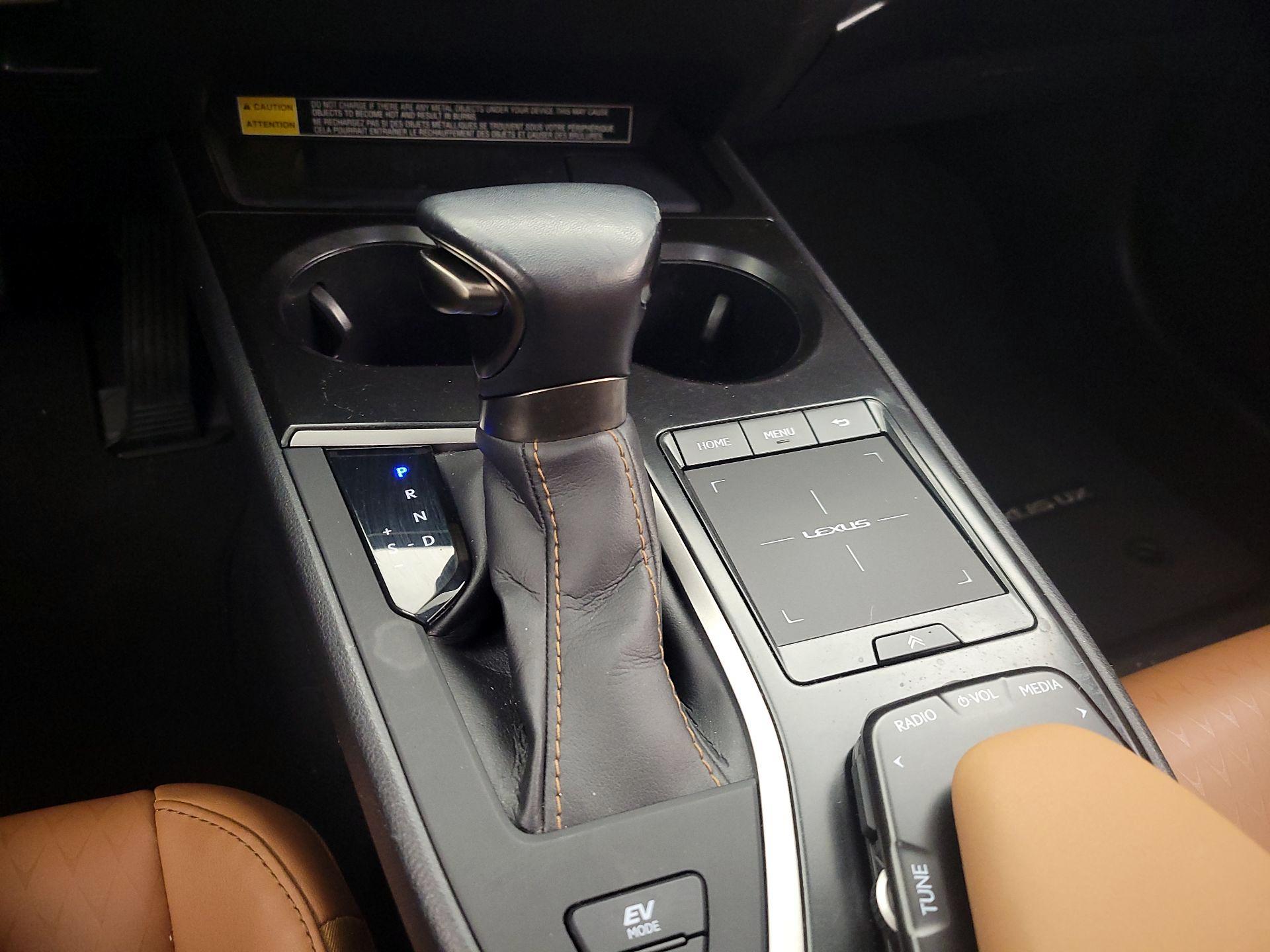 Thumbnail: 2021 Lexus UX - 17