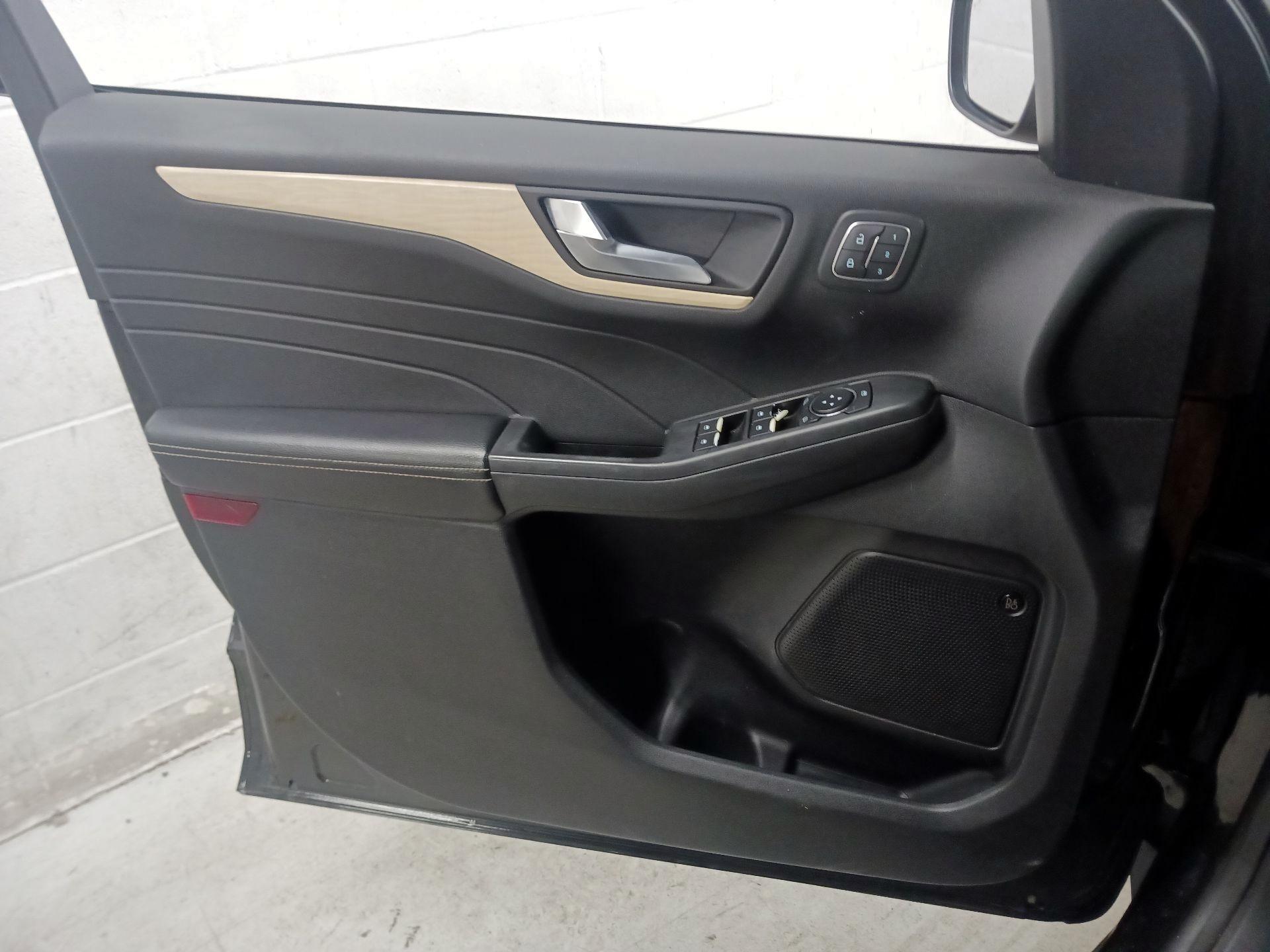 Thumbnail: 2021 Ford Escape - 10