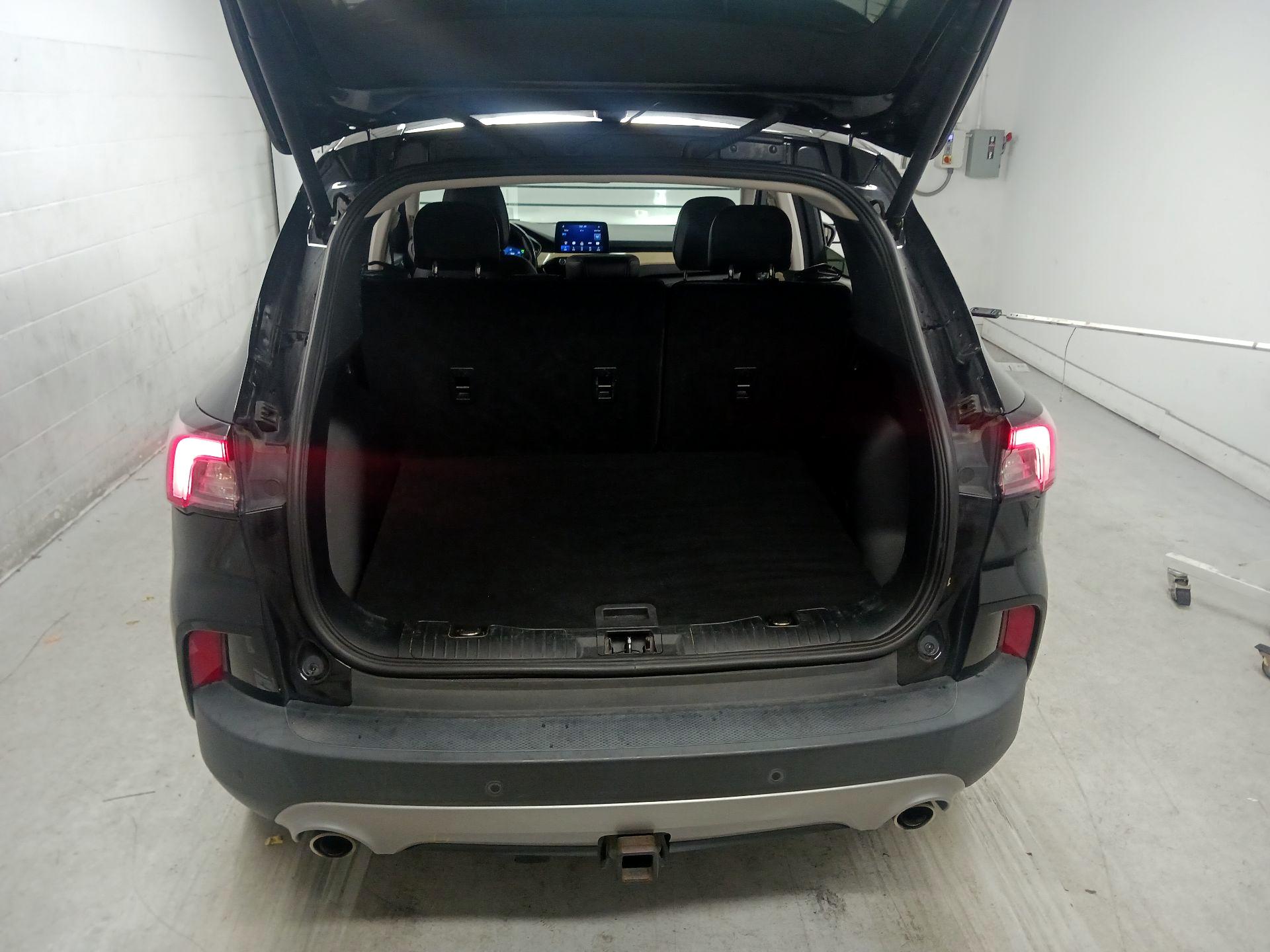 Thumbnail: 2021 Ford Escape - 16