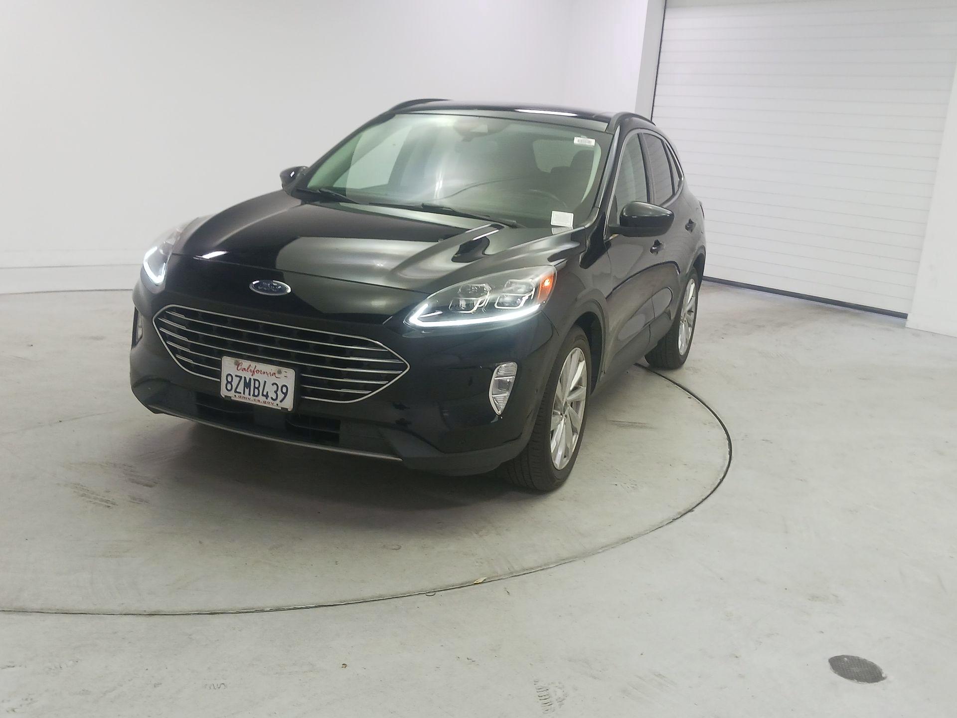 Thumbnail: 2021 Ford Escape - 3