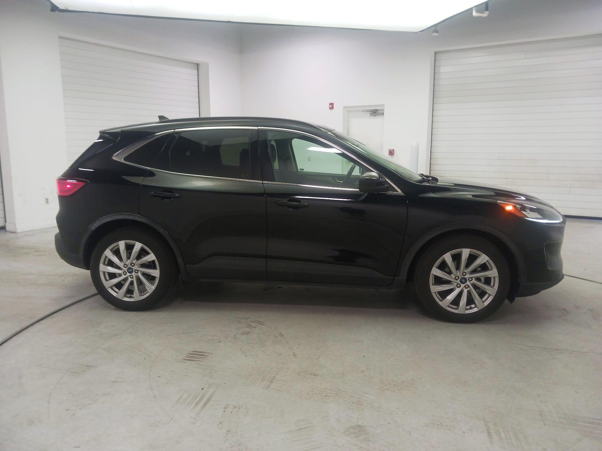 Thumbnail: 2021 Ford Escape - 4