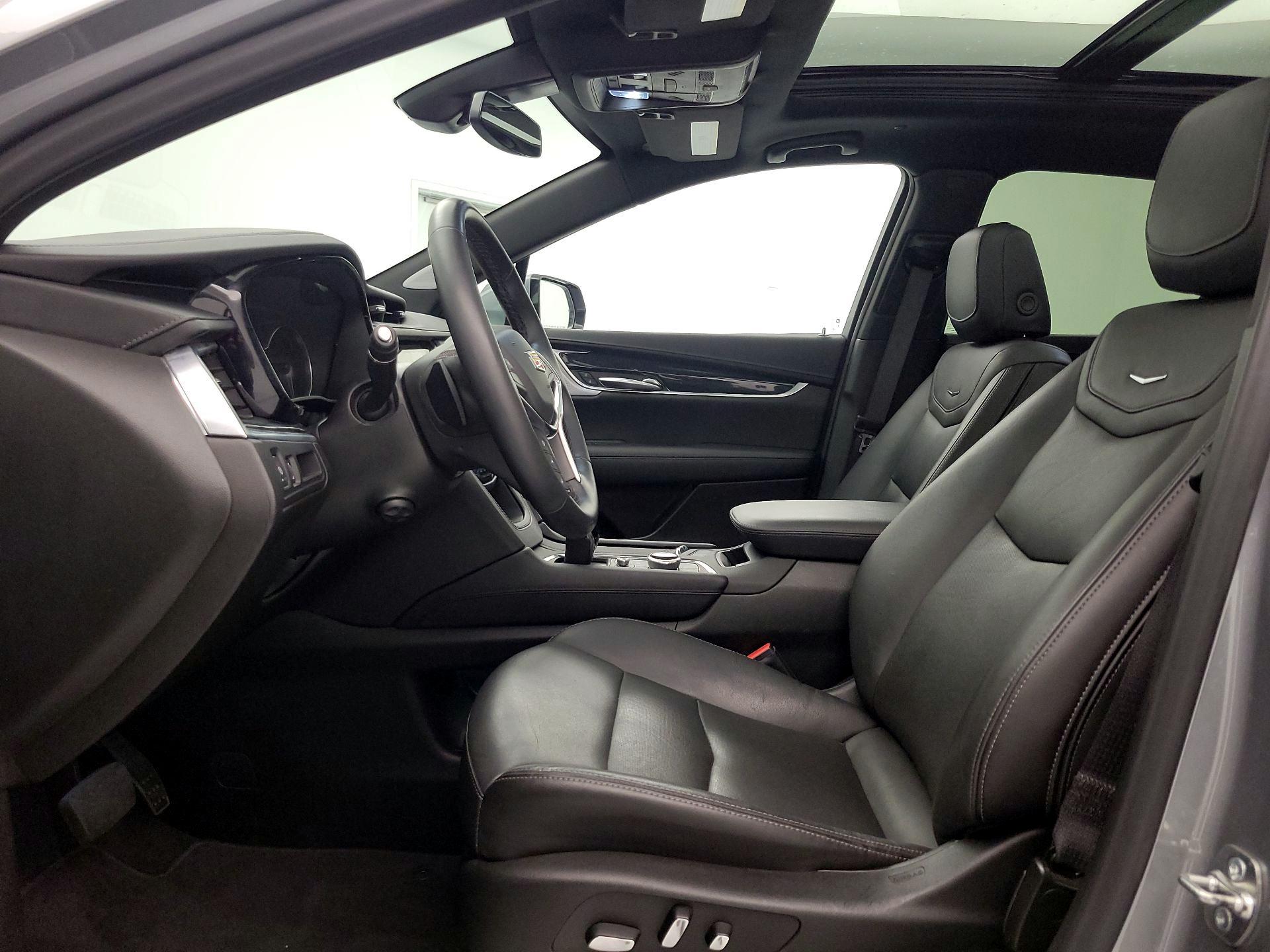 Thumbnail: 2025 Cadillac XT5 - 11