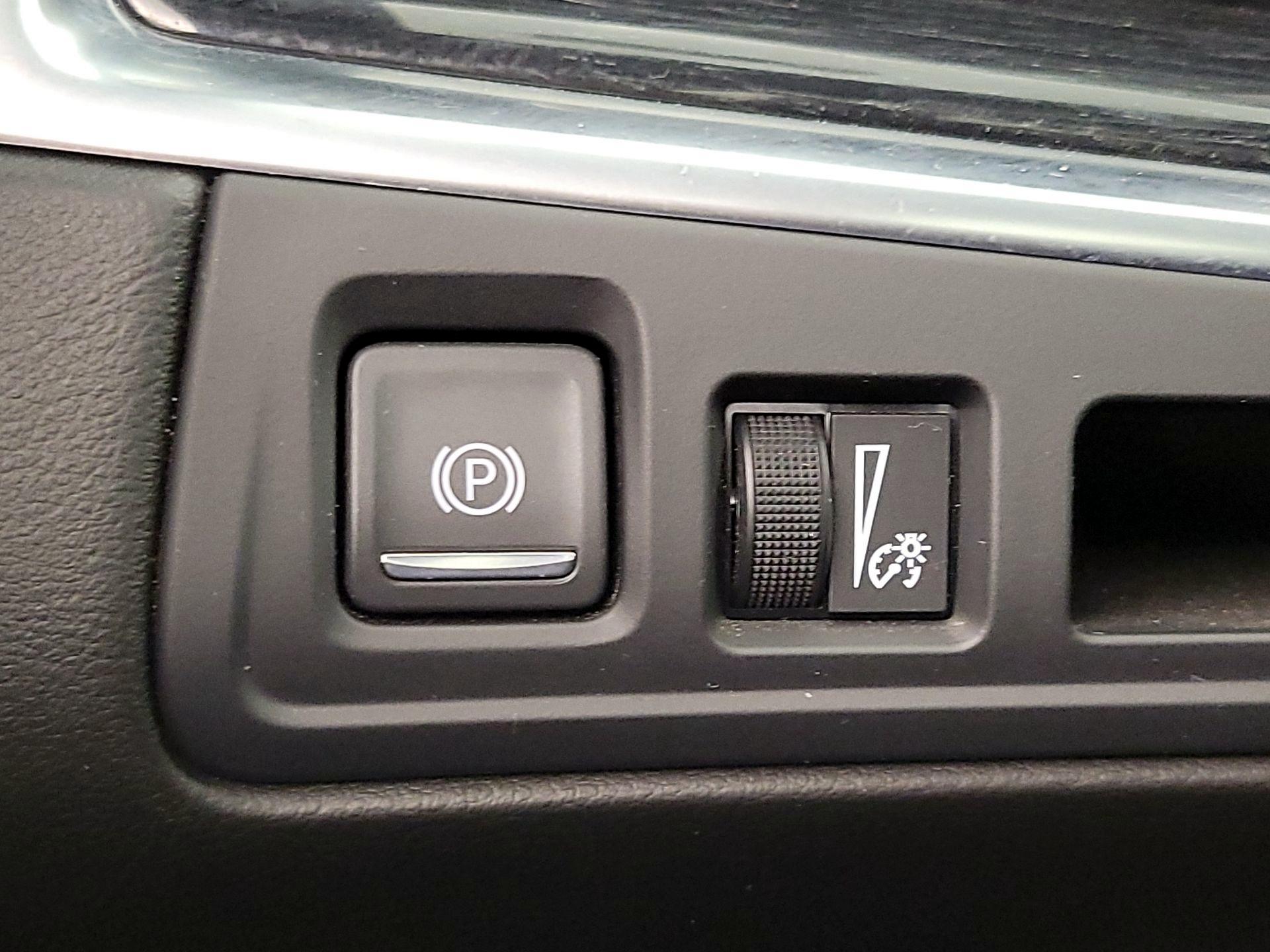 Thumbnail: 2025 Cadillac XT5 - 13