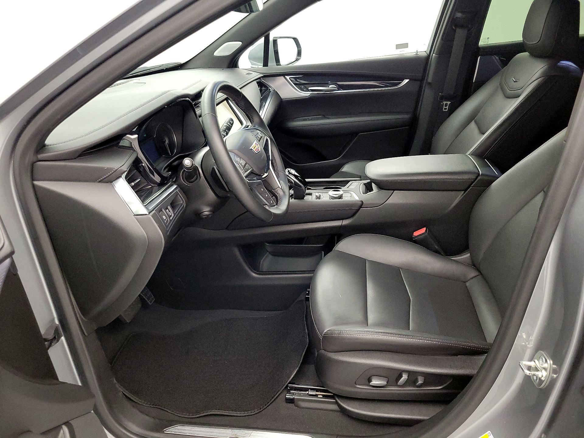 Thumbnail: 2025 Cadillac XT5 - 11