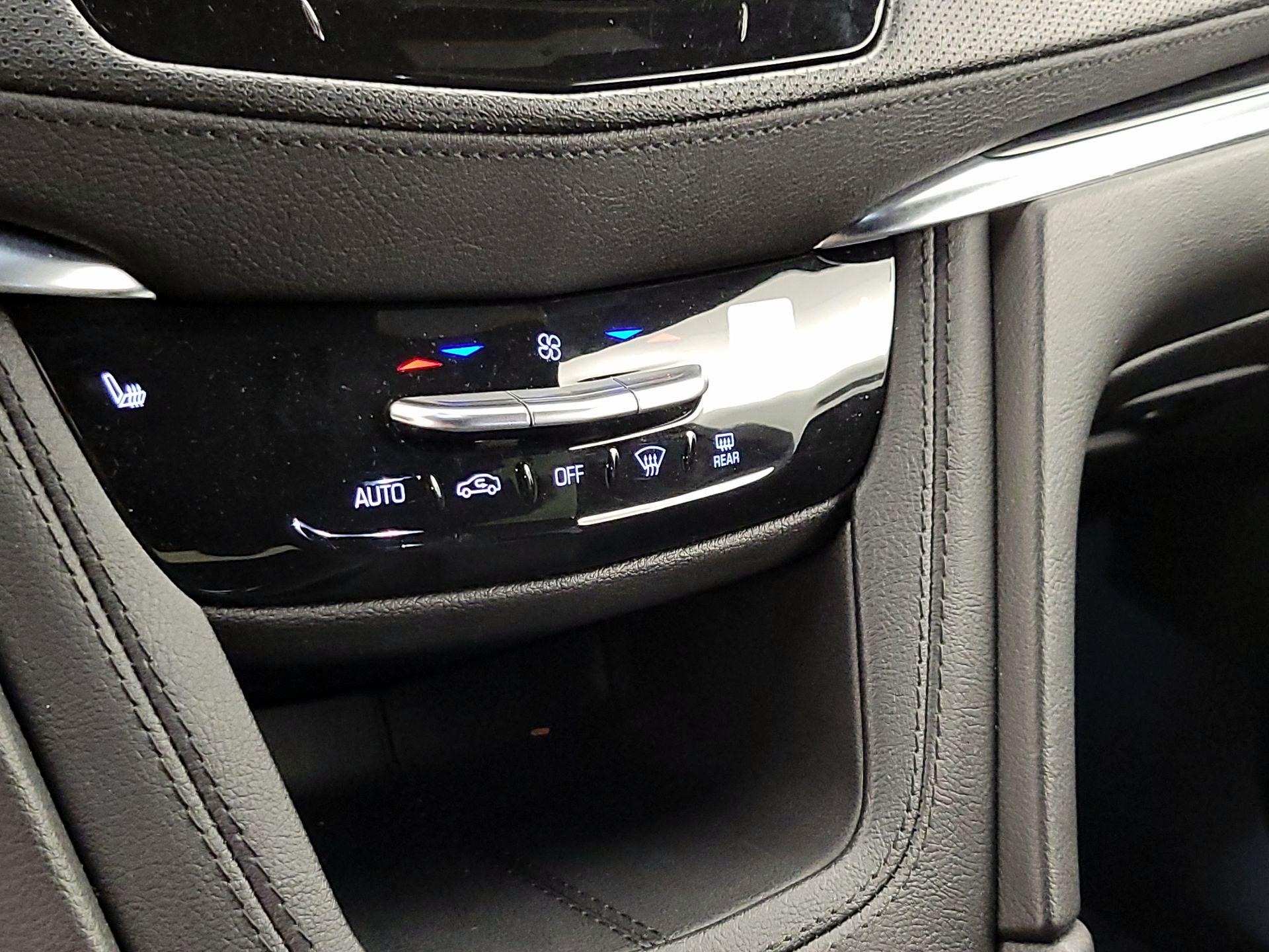 Thumbnail: 2025 Cadillac XT5 - 16