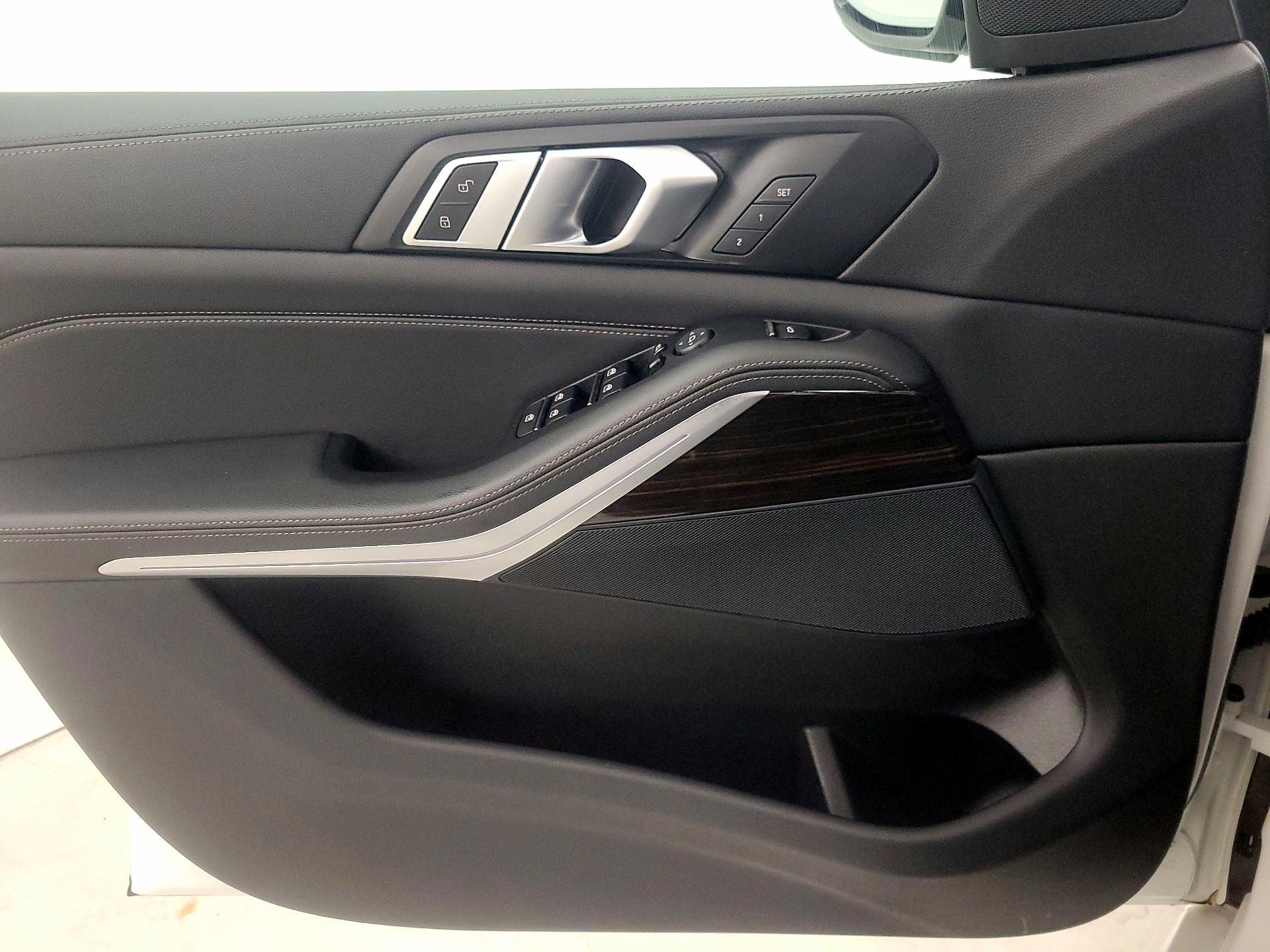 Thumbnail: 2020 BMW X5 - 12