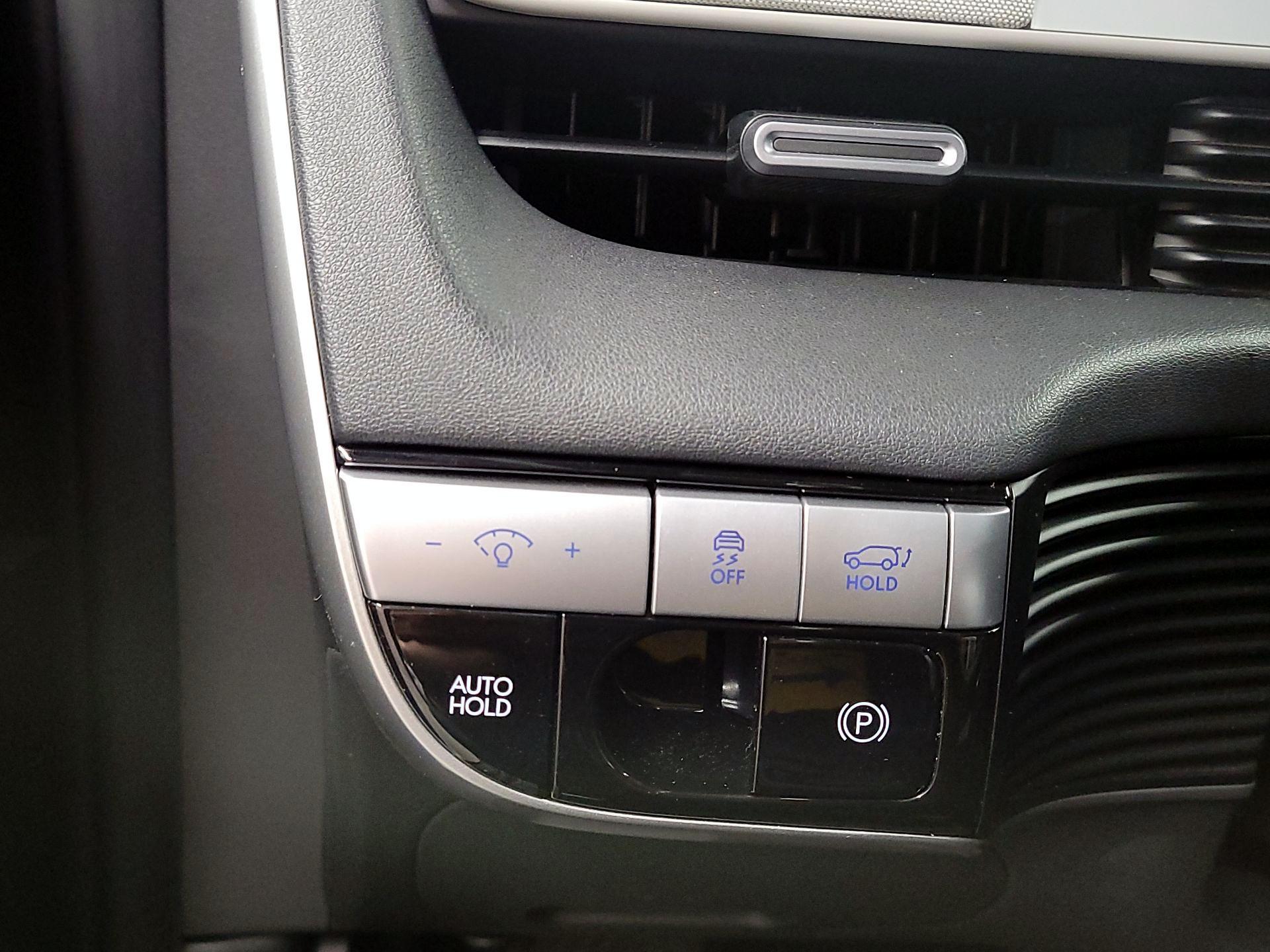 Thumbnail: 2023 Hyundai Ioniq 5 - 13