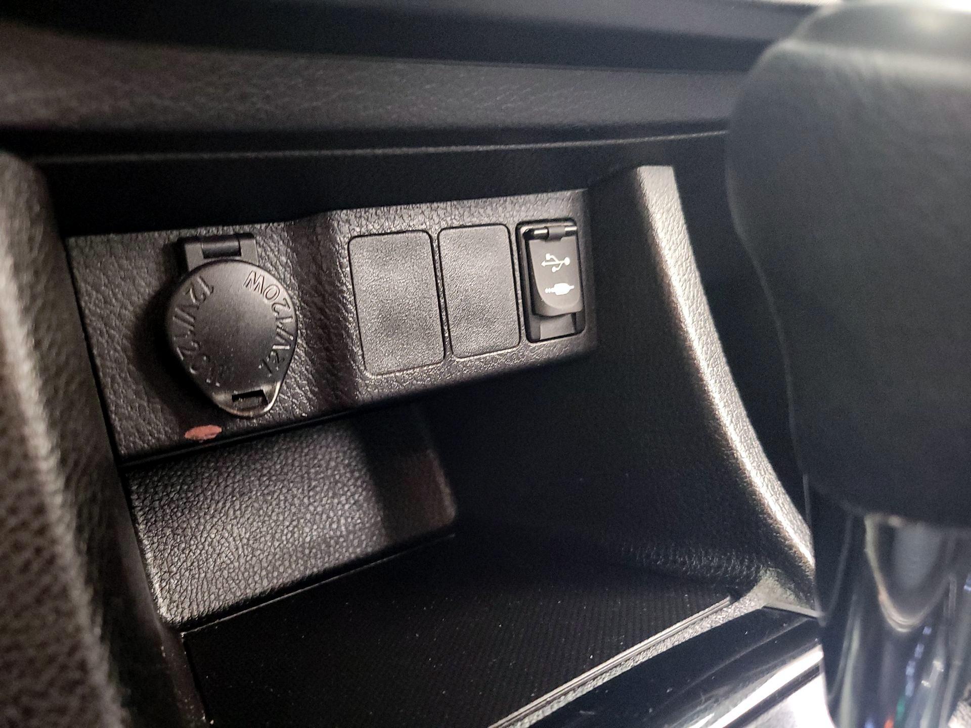 Thumbnail: 2016 Toyota Corolla - 17