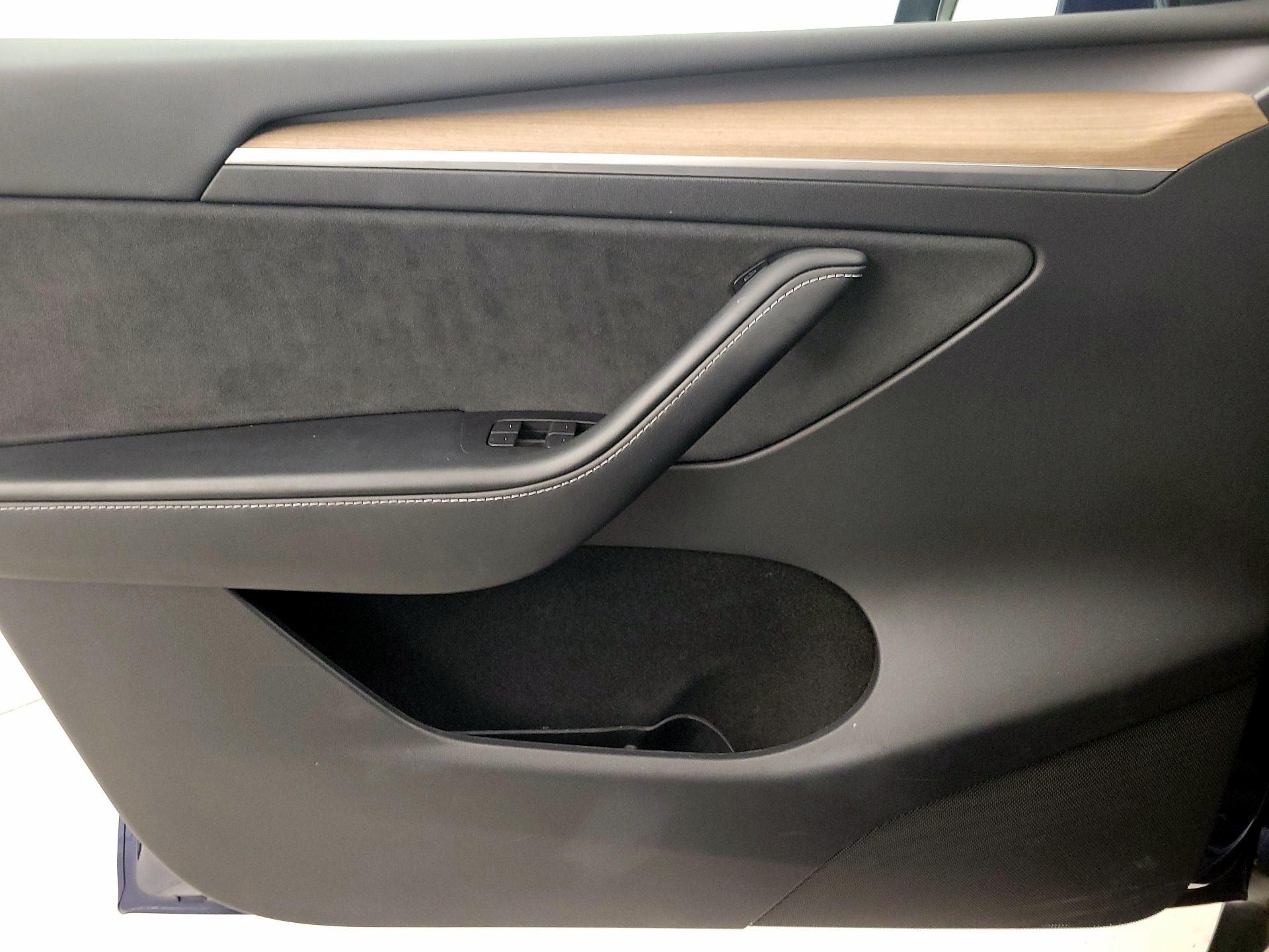 Thumbnail: 2022 Tesla Model Y - 12