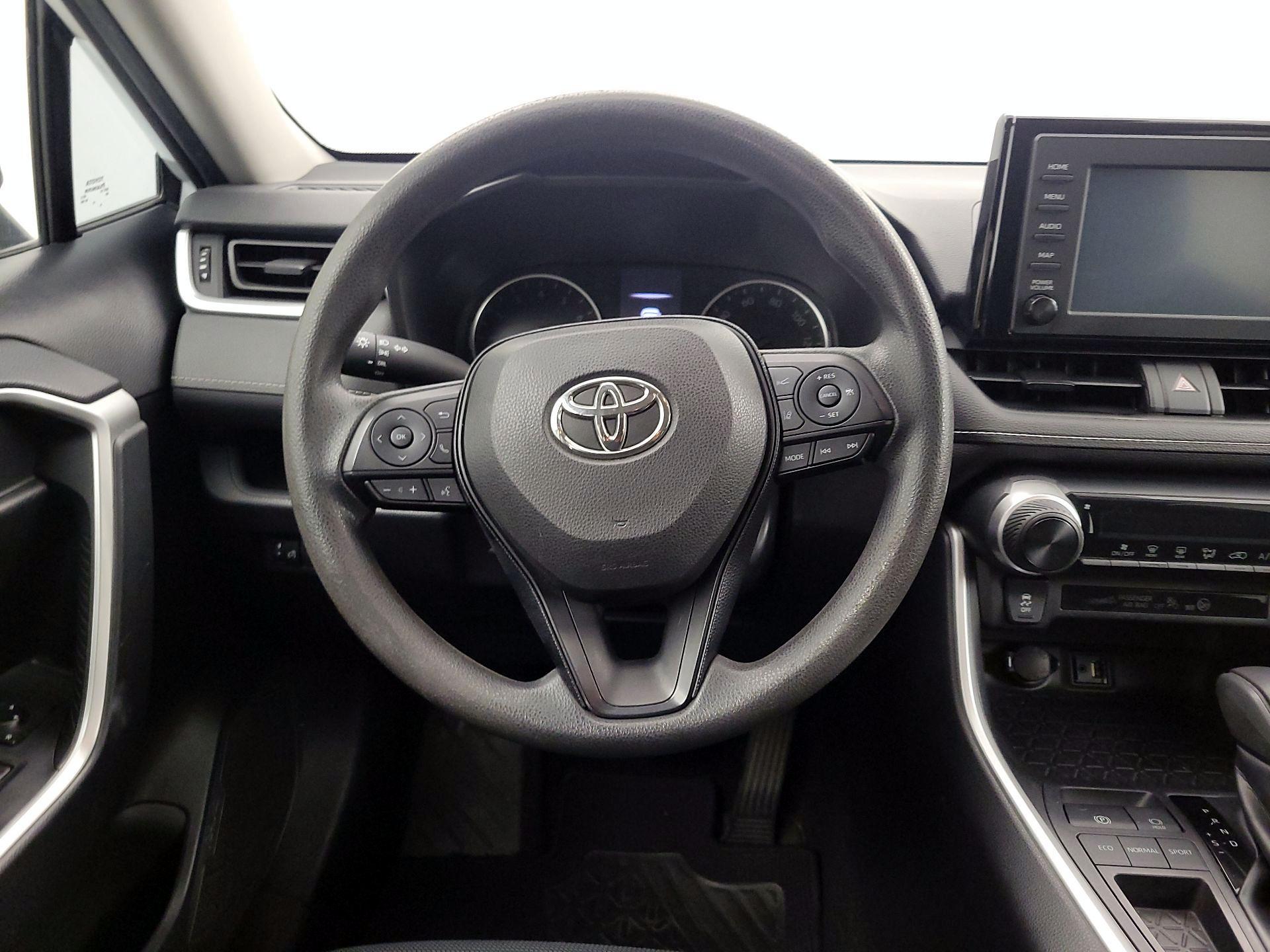 Thumbnail: 2019 Toyota RAV4 - 10