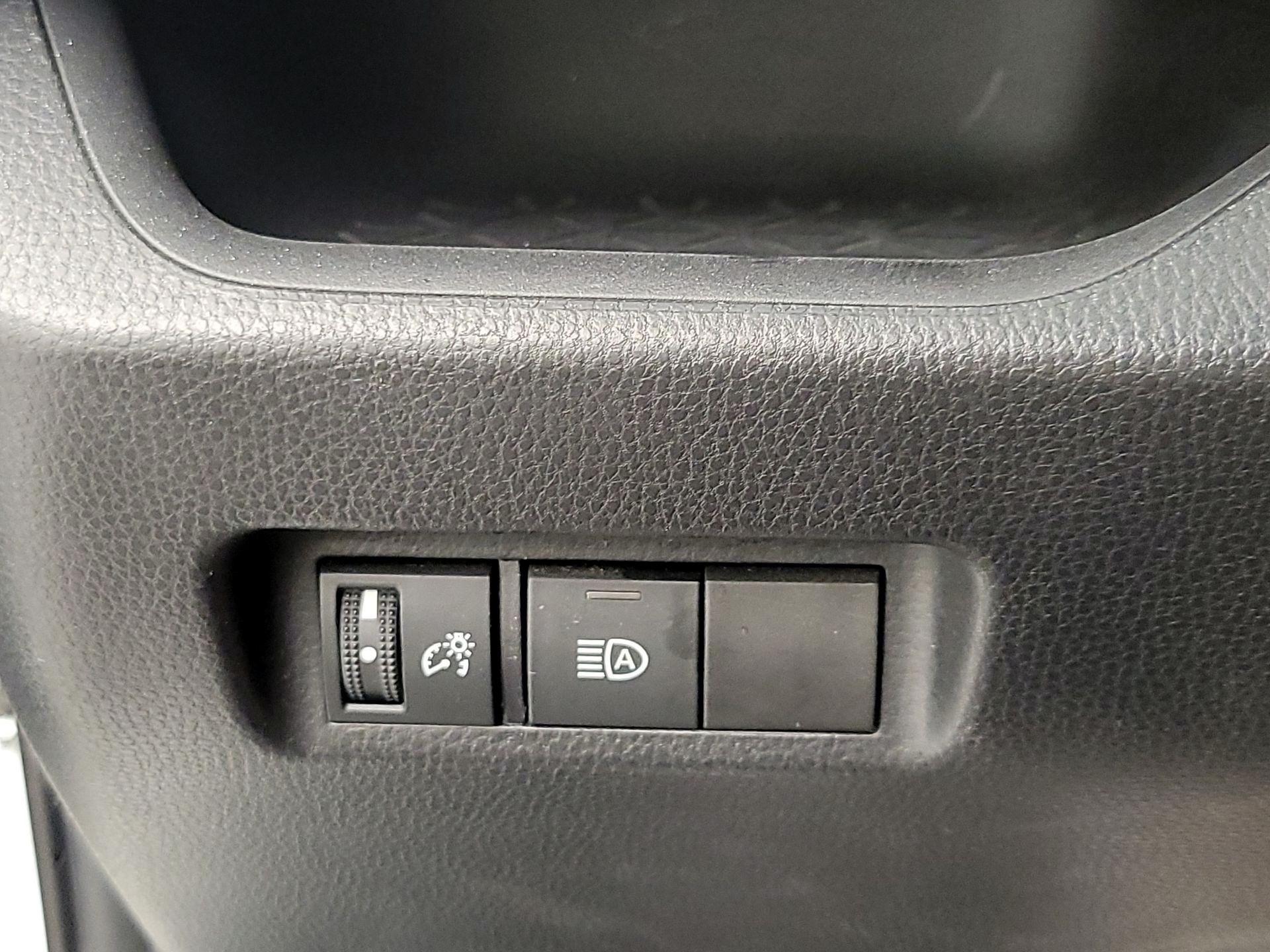 Thumbnail: 2019 Toyota RAV4 - 13