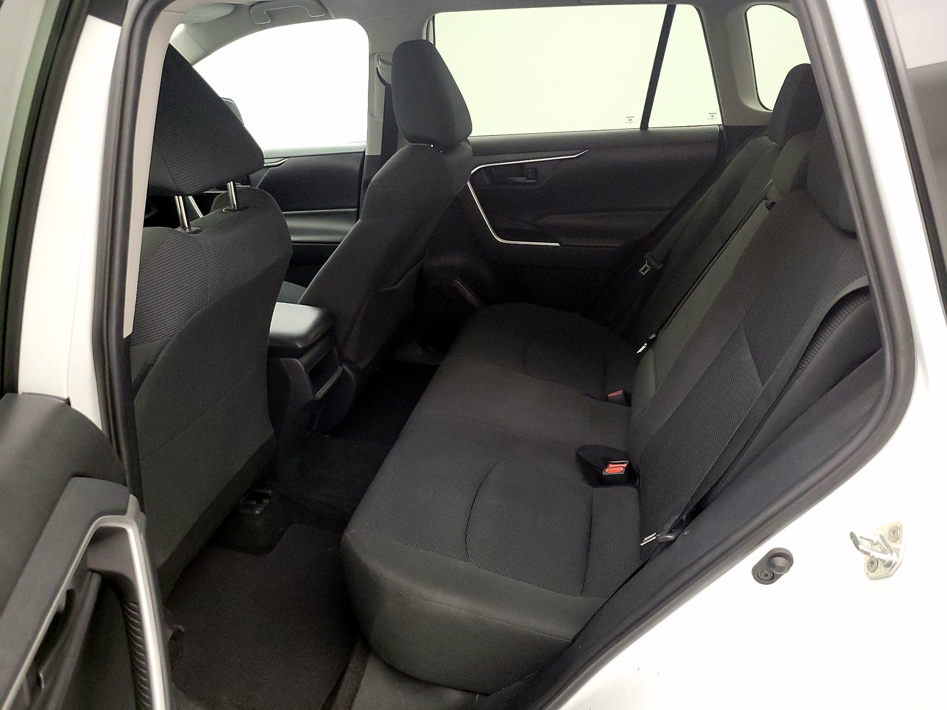 Thumbnail: 2019 Toyota RAV4 - 19