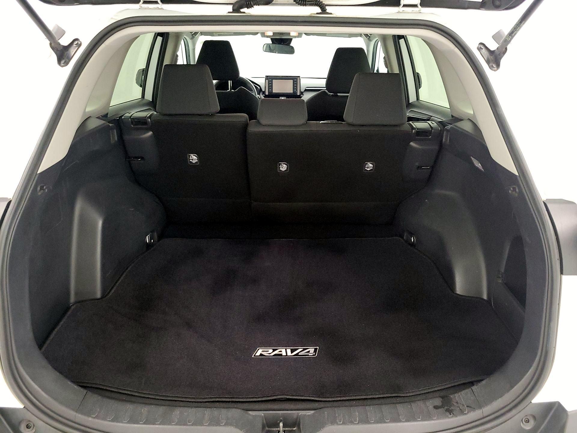 Thumbnail: 2019 Toyota RAV4 - 20