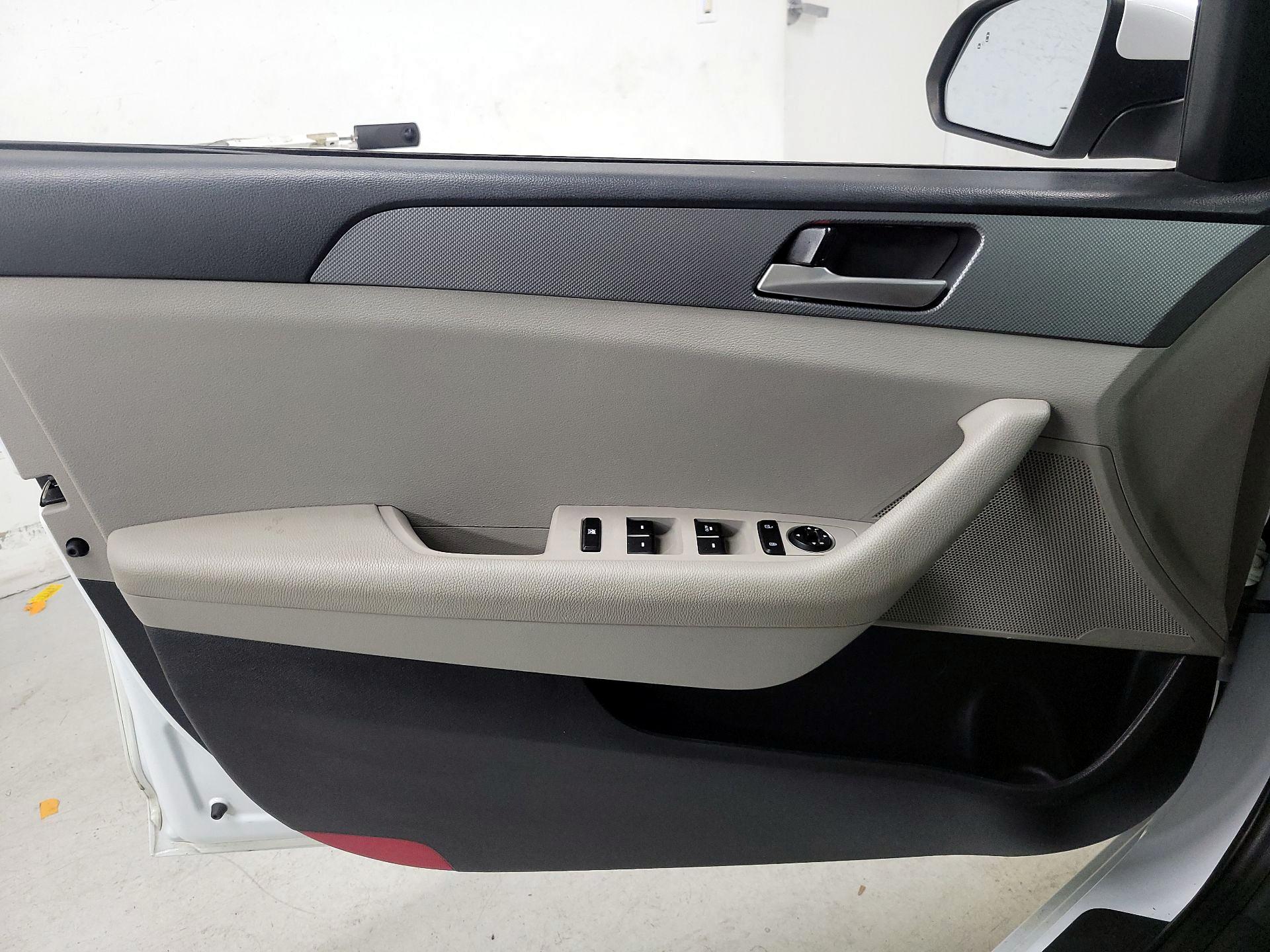 Thumbnail: 2018 Hyundai Sonata - 12