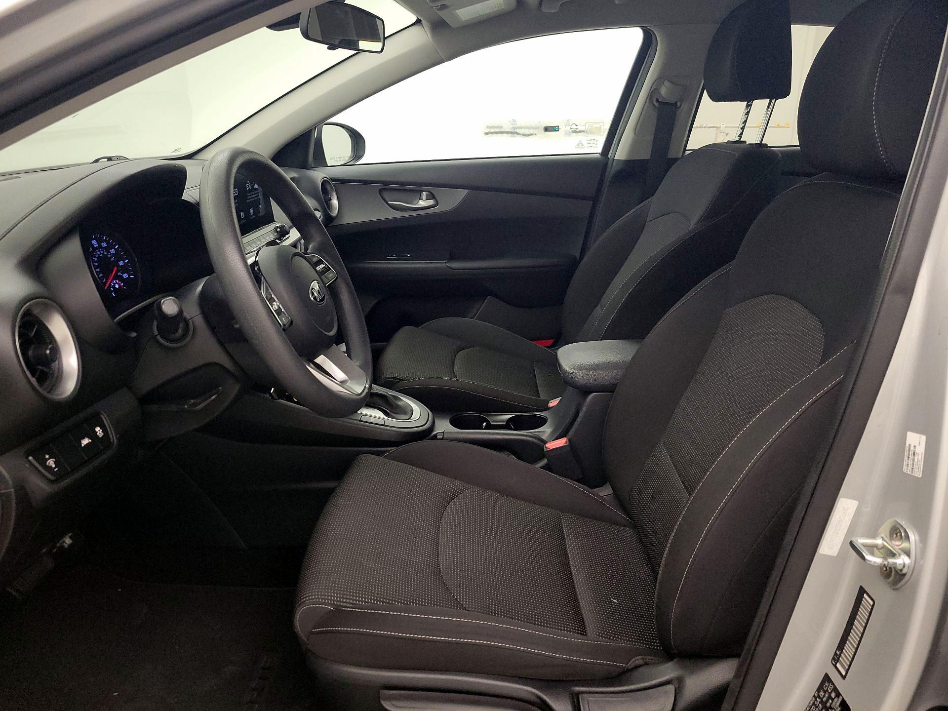 Thumbnail: 2019 Kia Forte - 9