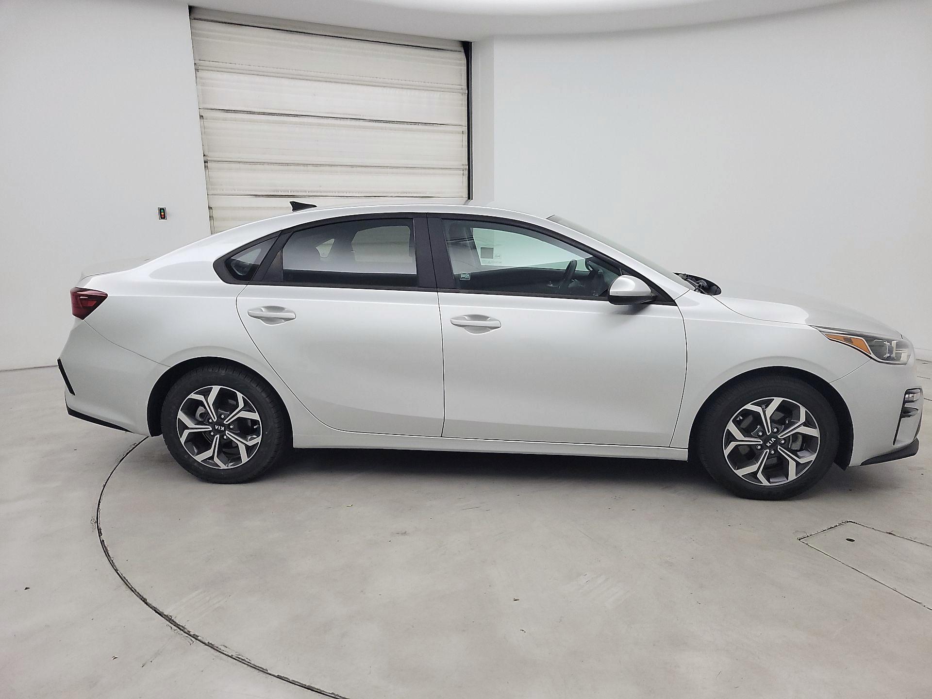 Thumbnail: 2019 Kia Forte - 4