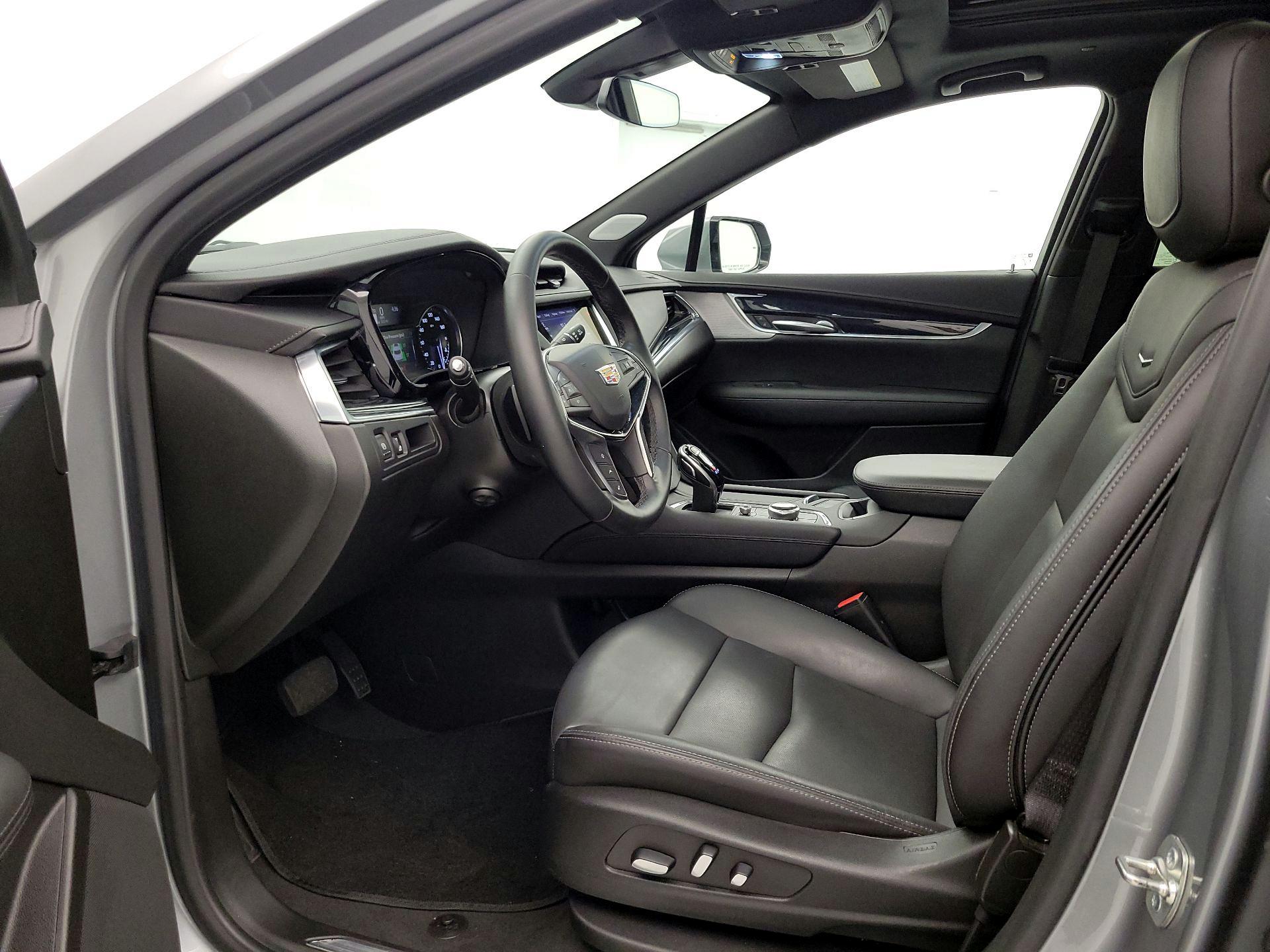 Thumbnail: 2025 Cadillac XT5 - 11