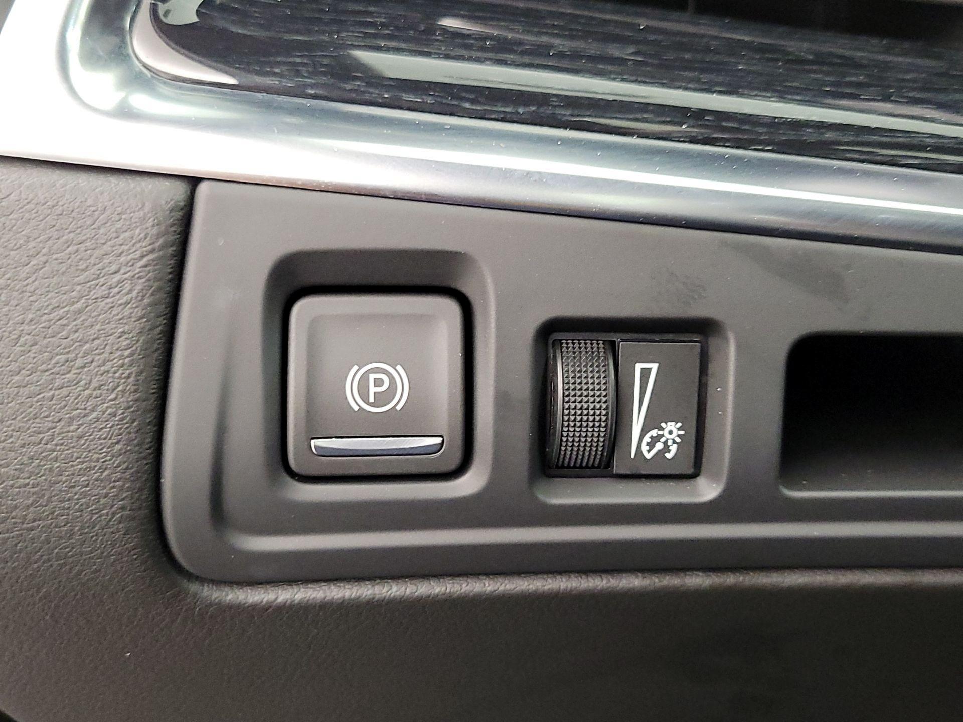 Thumbnail: 2025 Cadillac XT5 - 13