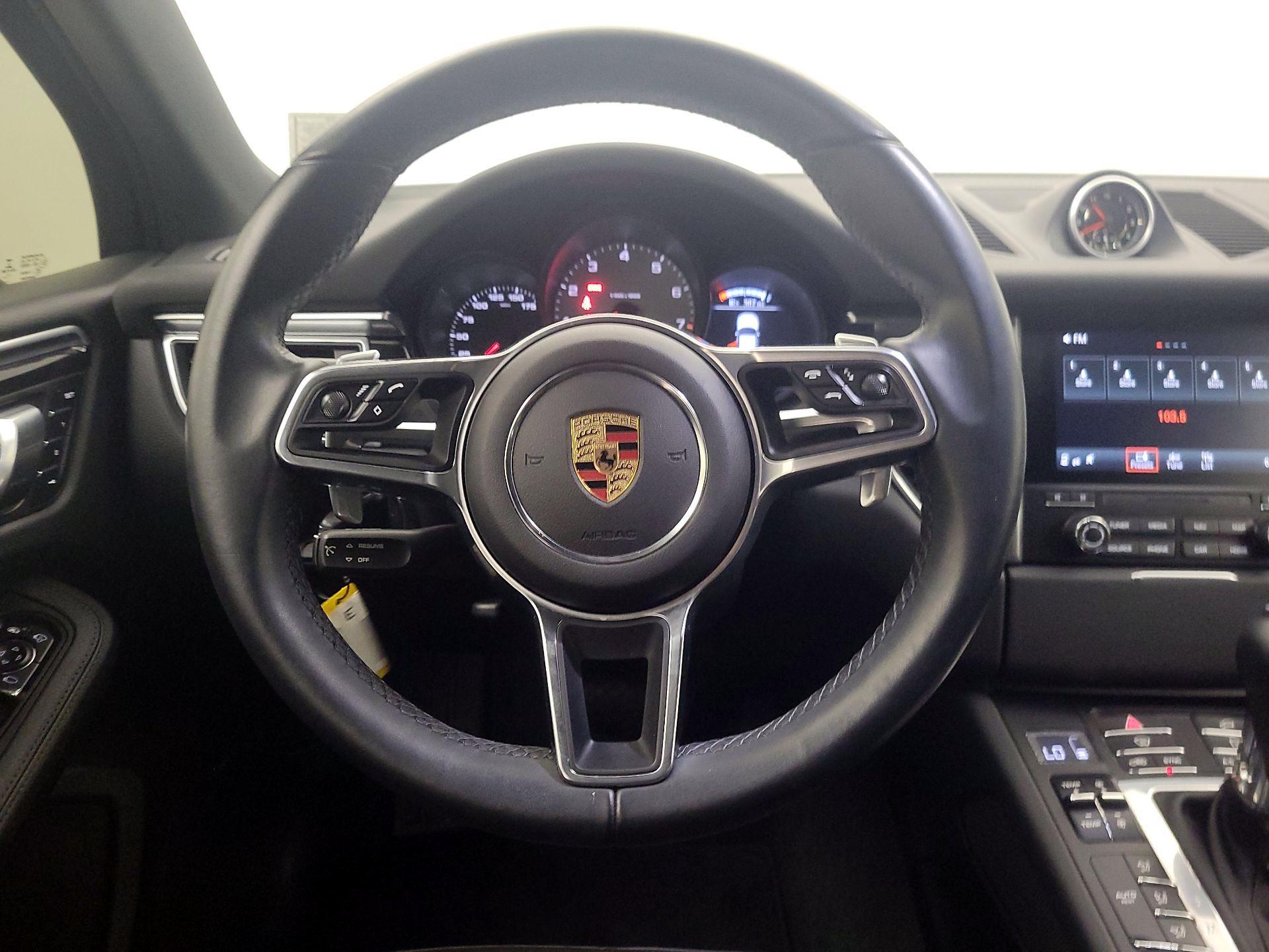 Thumbnail: 2017 Porsche Macan - 10