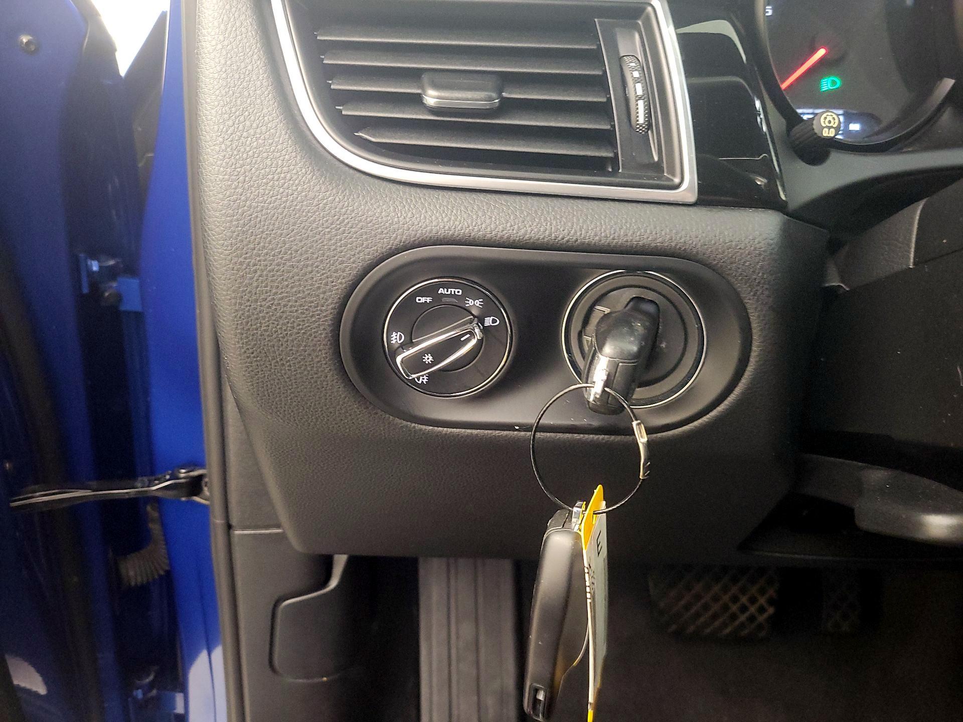 Thumbnail: 2017 Porsche Macan - 13