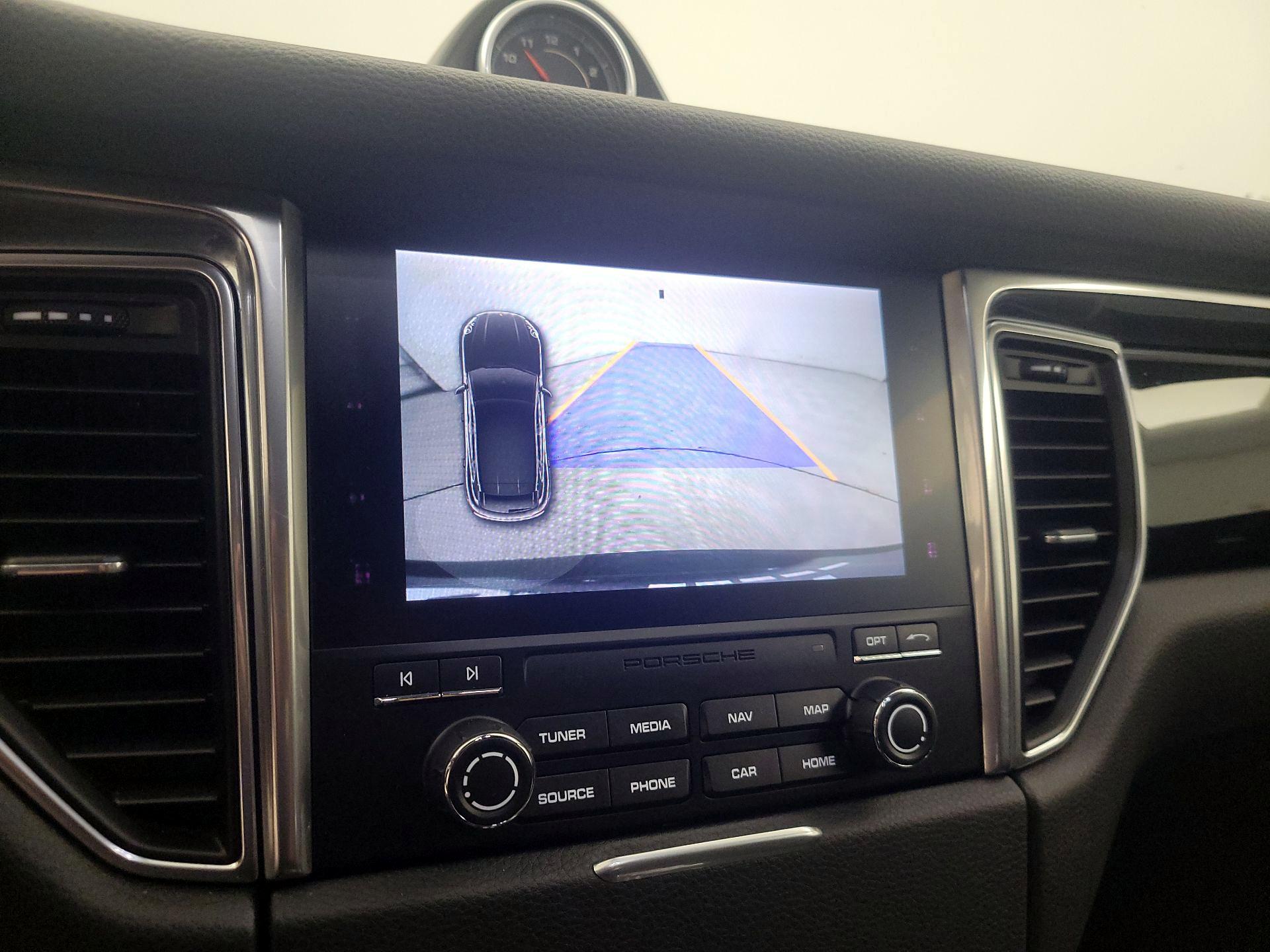 Thumbnail: 2017 Porsche Macan - 14