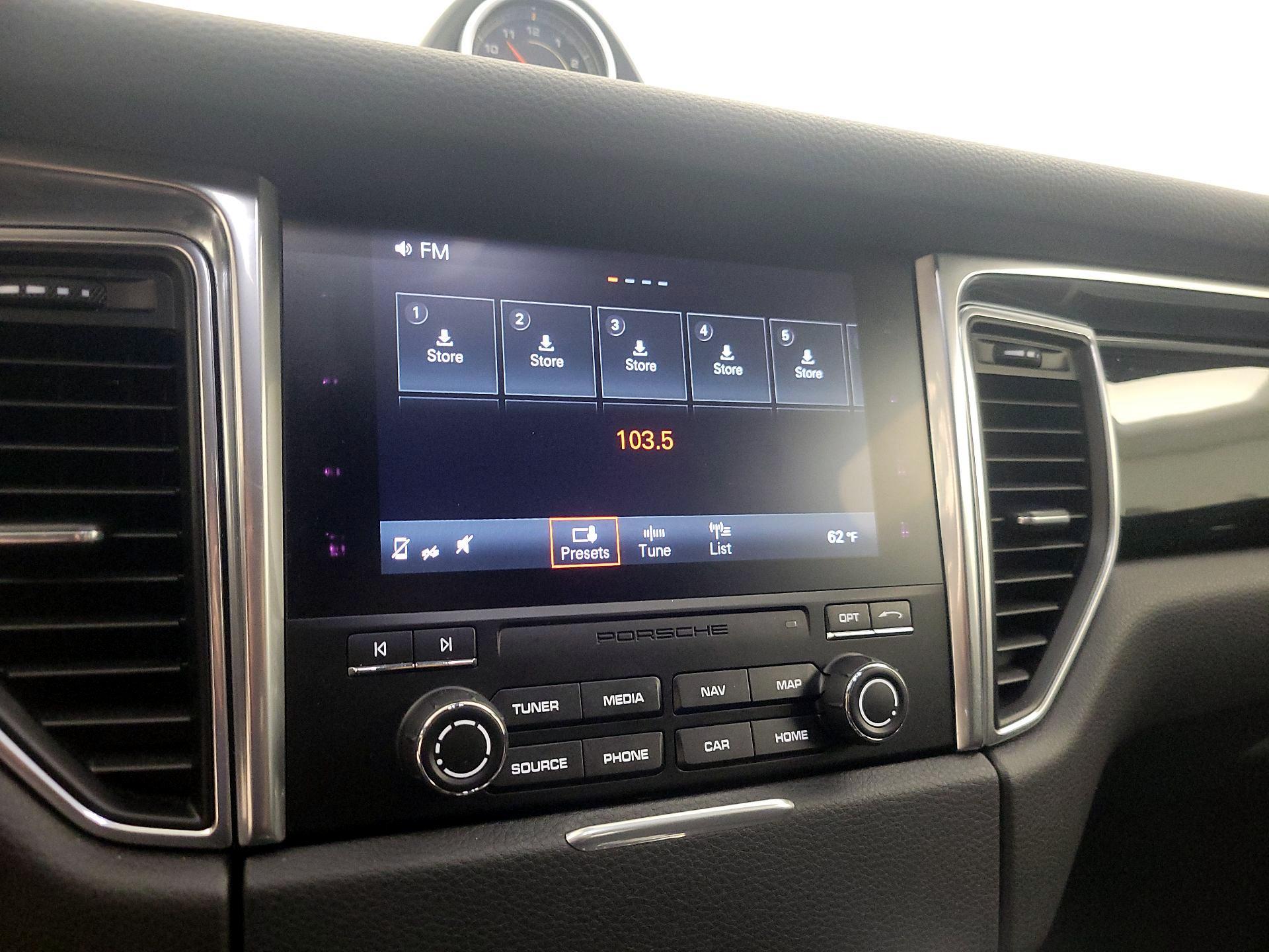 Thumbnail: 2017 Porsche Macan - 15