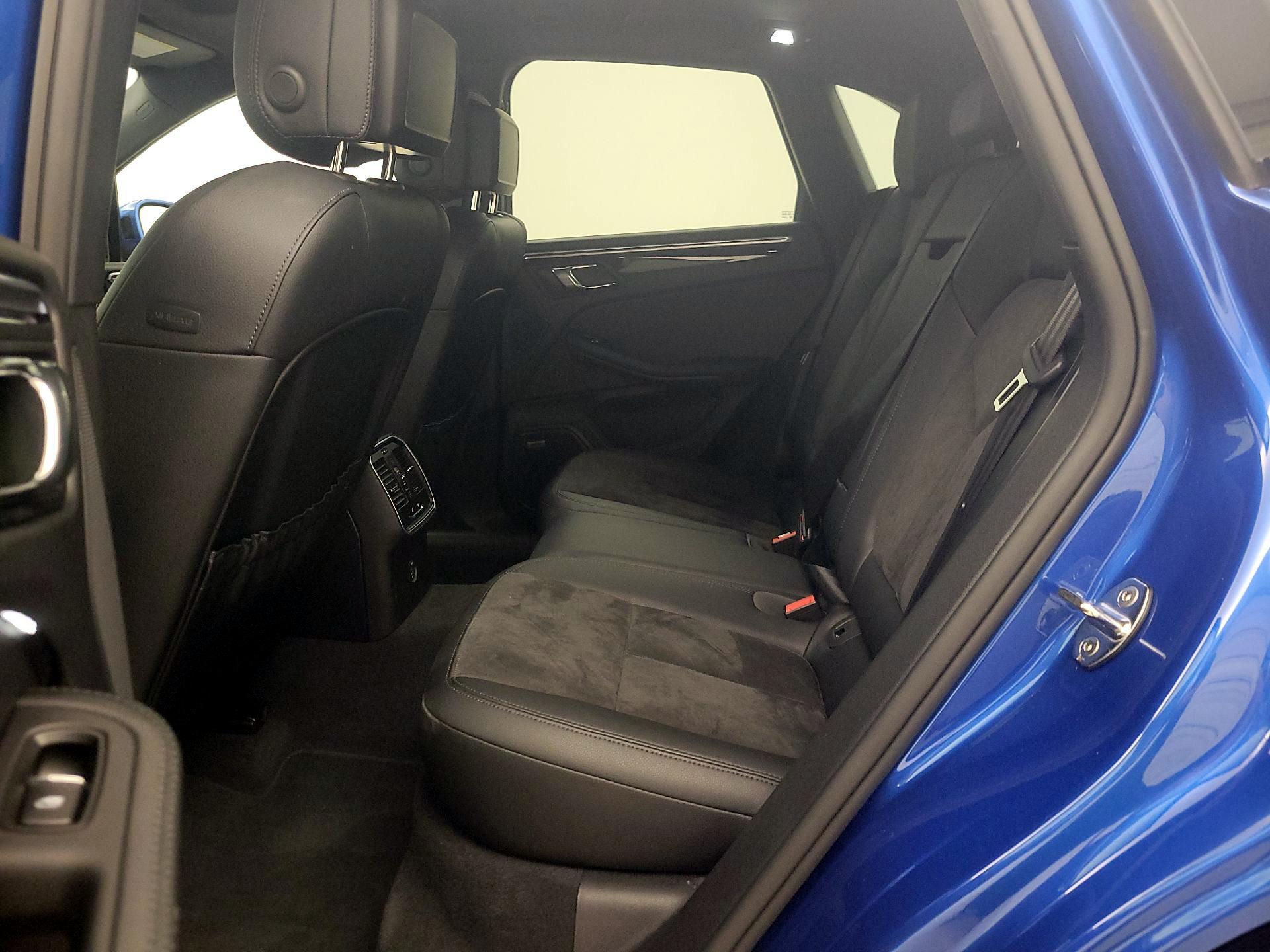 Thumbnail: 2017 Porsche Macan - 19