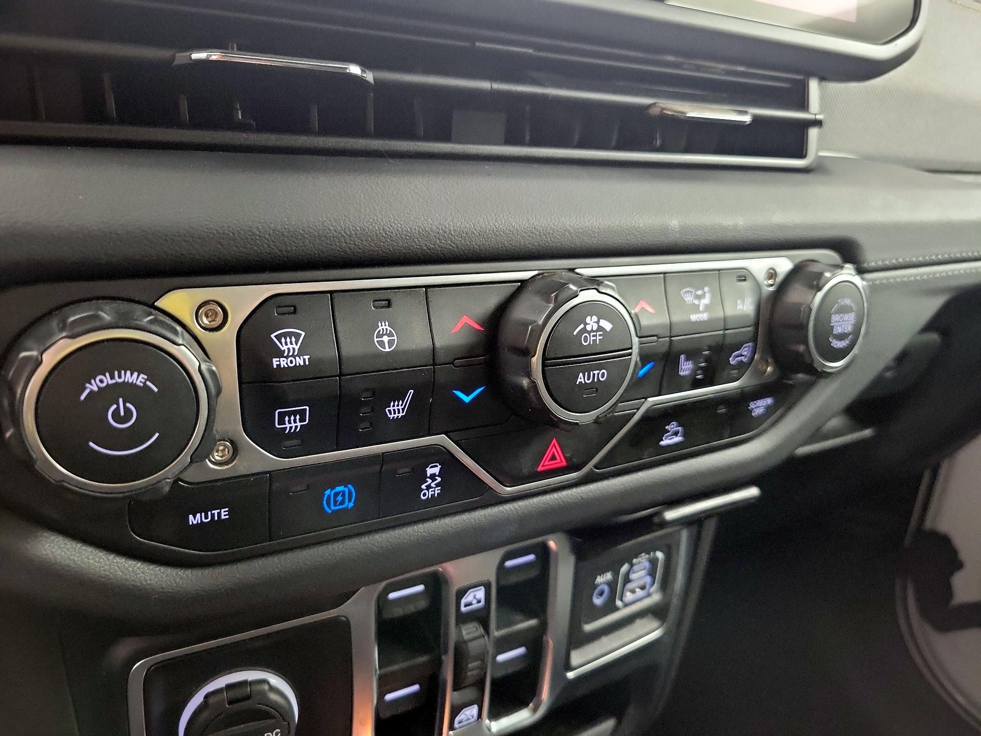 Thumbnail: 2024 Jeep Wrangler - 16