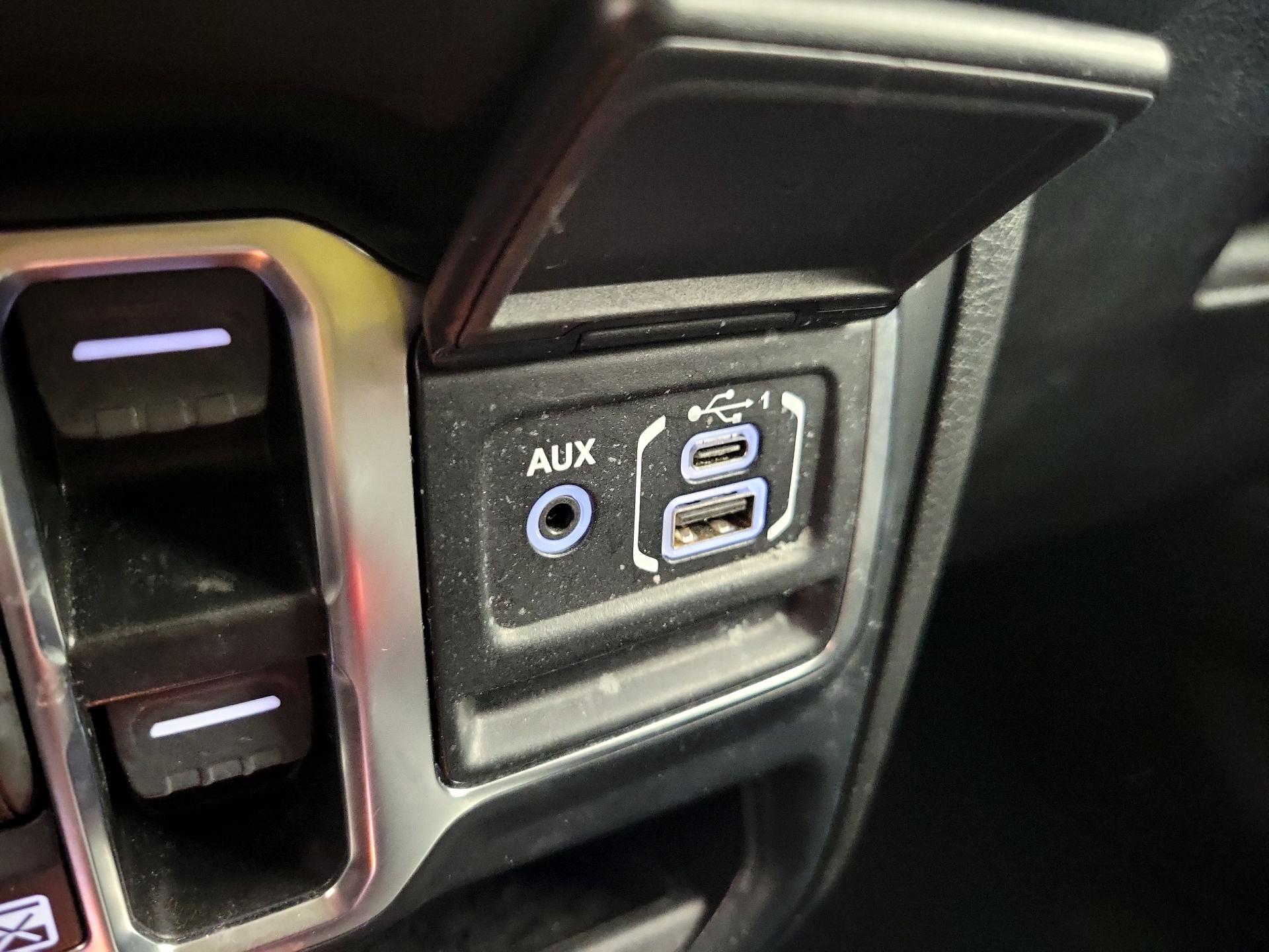 Thumbnail: 2024 Jeep Wrangler - 18