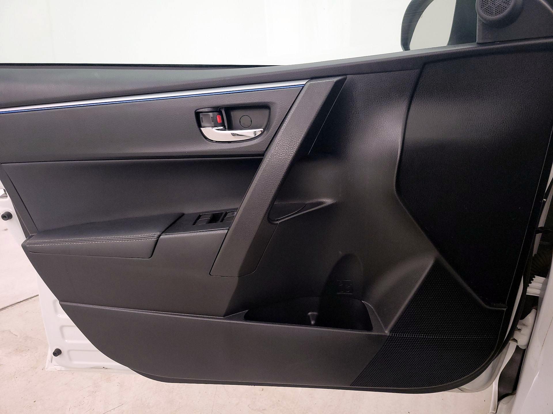 Thumbnail: 2015 Toyota Corolla - 12