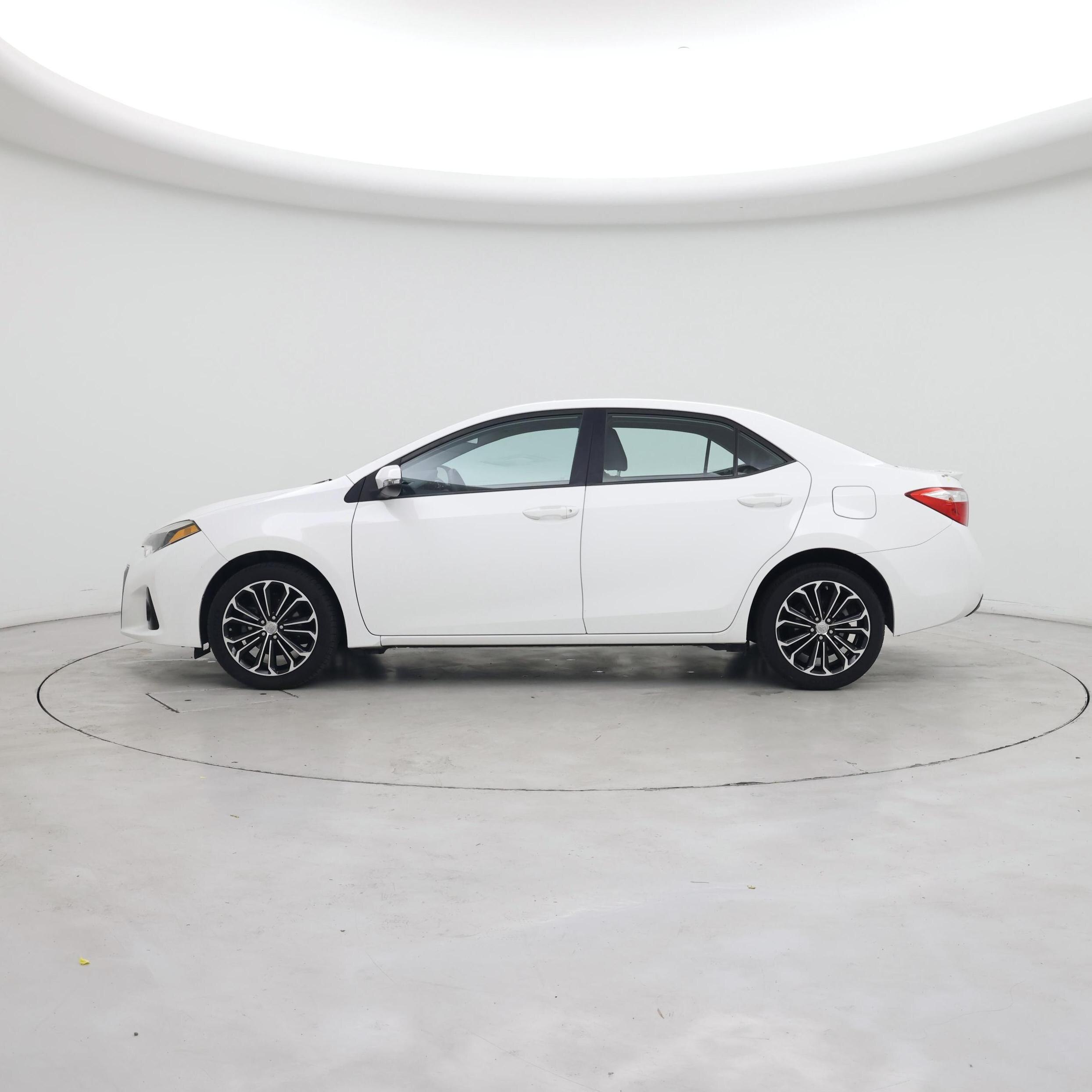 Thumbnail: 2015 Toyota Corolla - 3