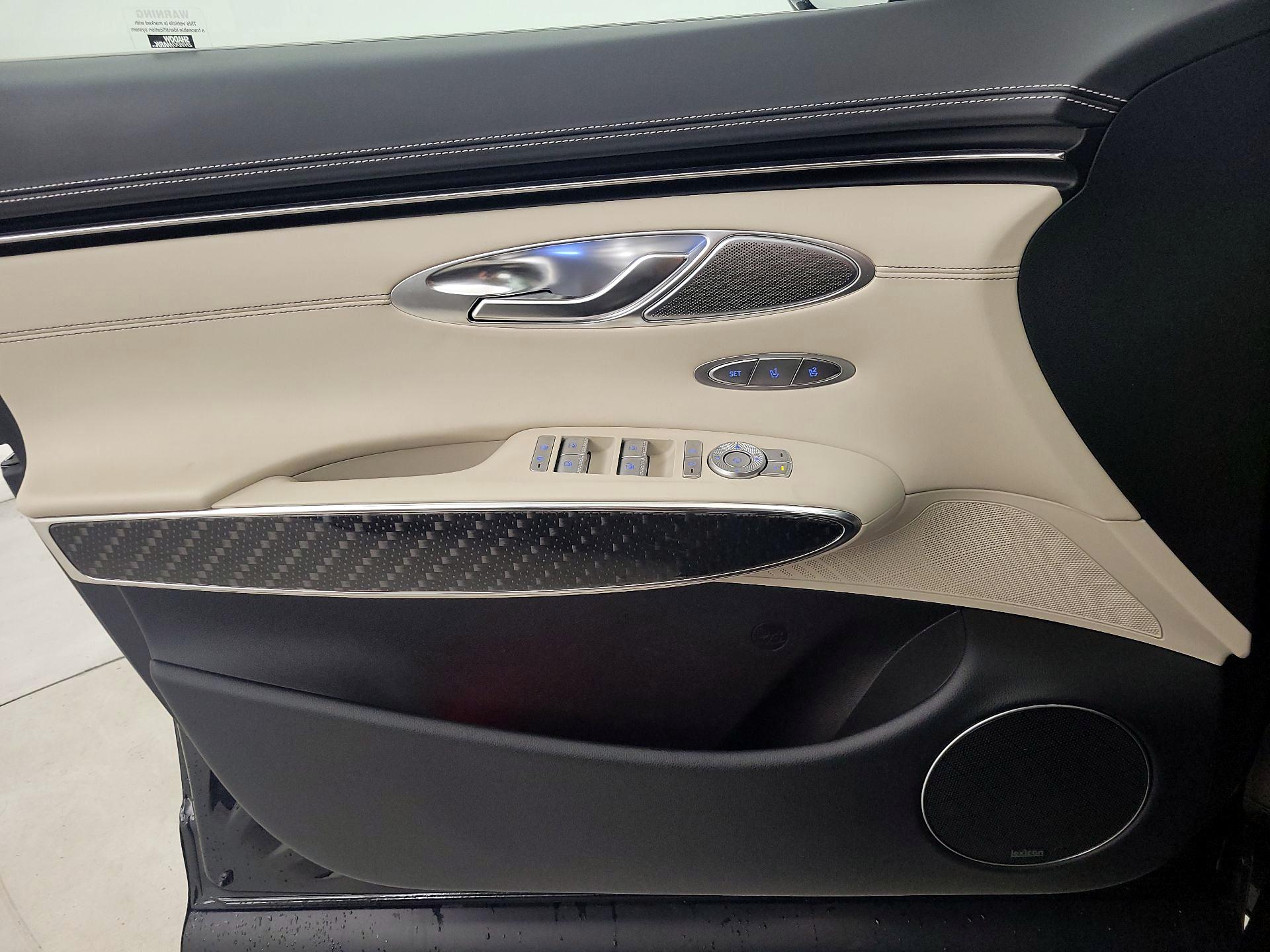 Thumbnail: 2023 Genesis GV70 - 12