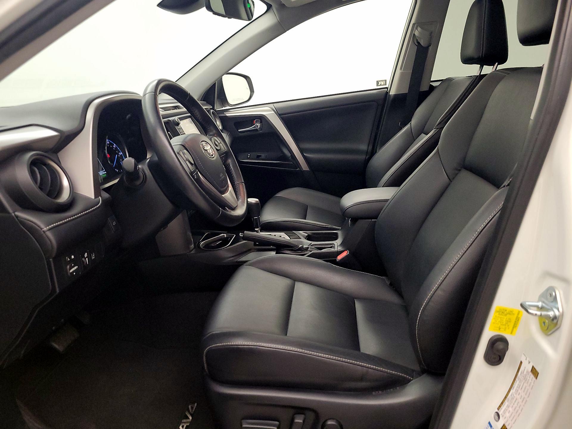 Thumbnail: 2016 Toyota RAV4 - 11