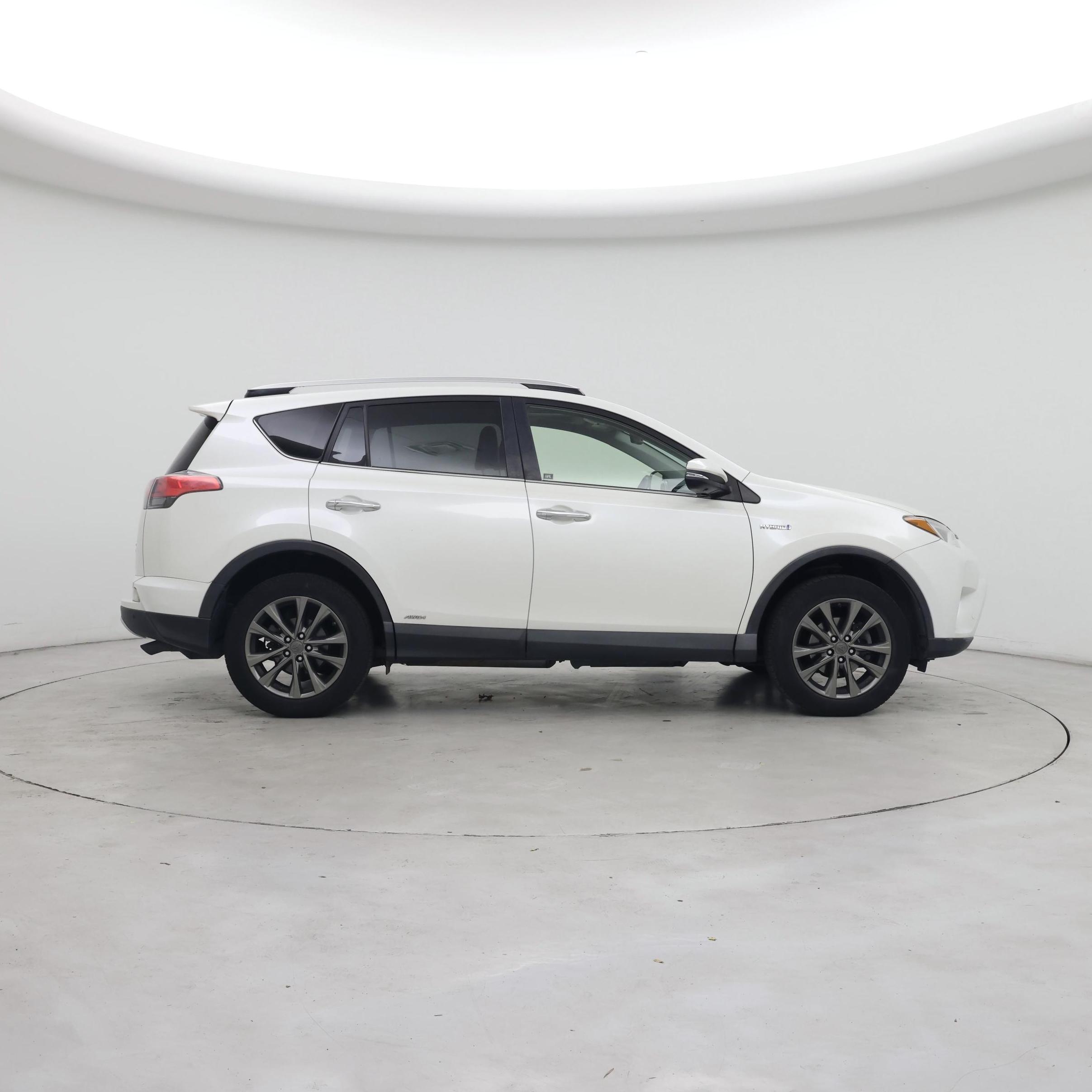 Thumbnail: 2016 Toyota RAV4 - 7
