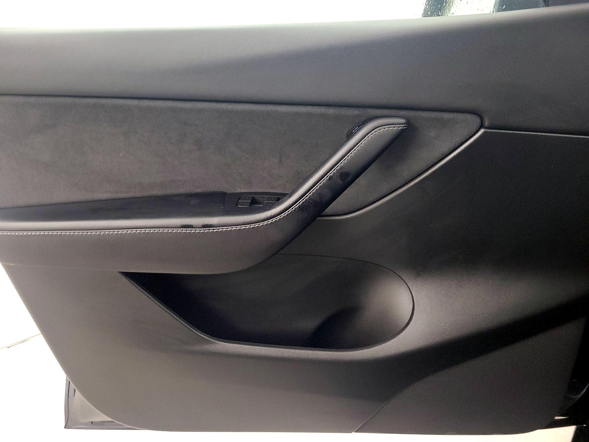 Thumbnail: 2022 Tesla Model Y - 12