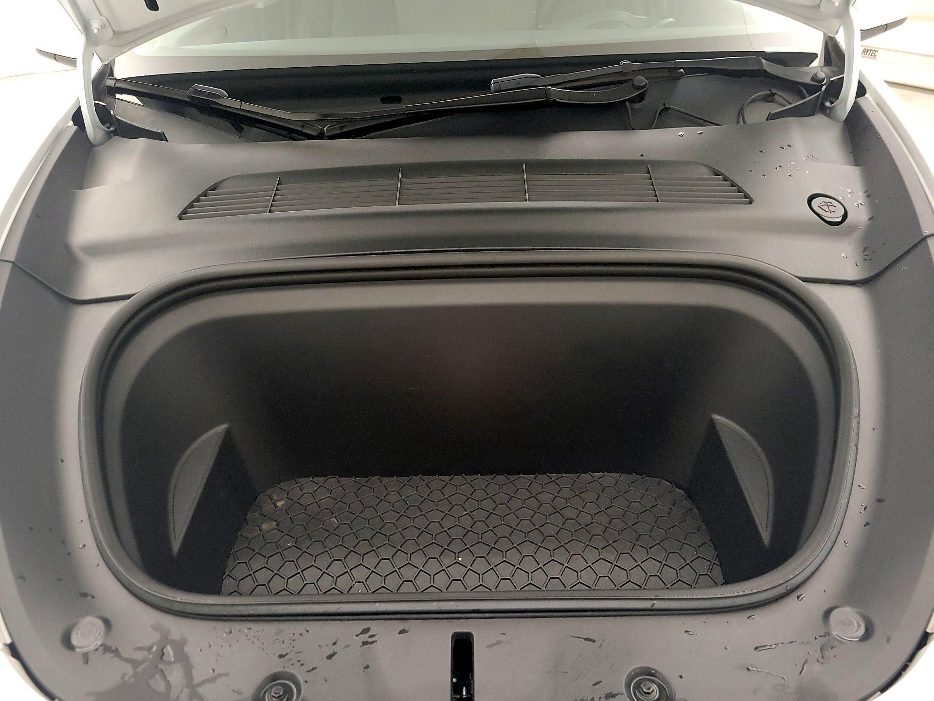 Thumbnail: 2022 Tesla Model Y - 20