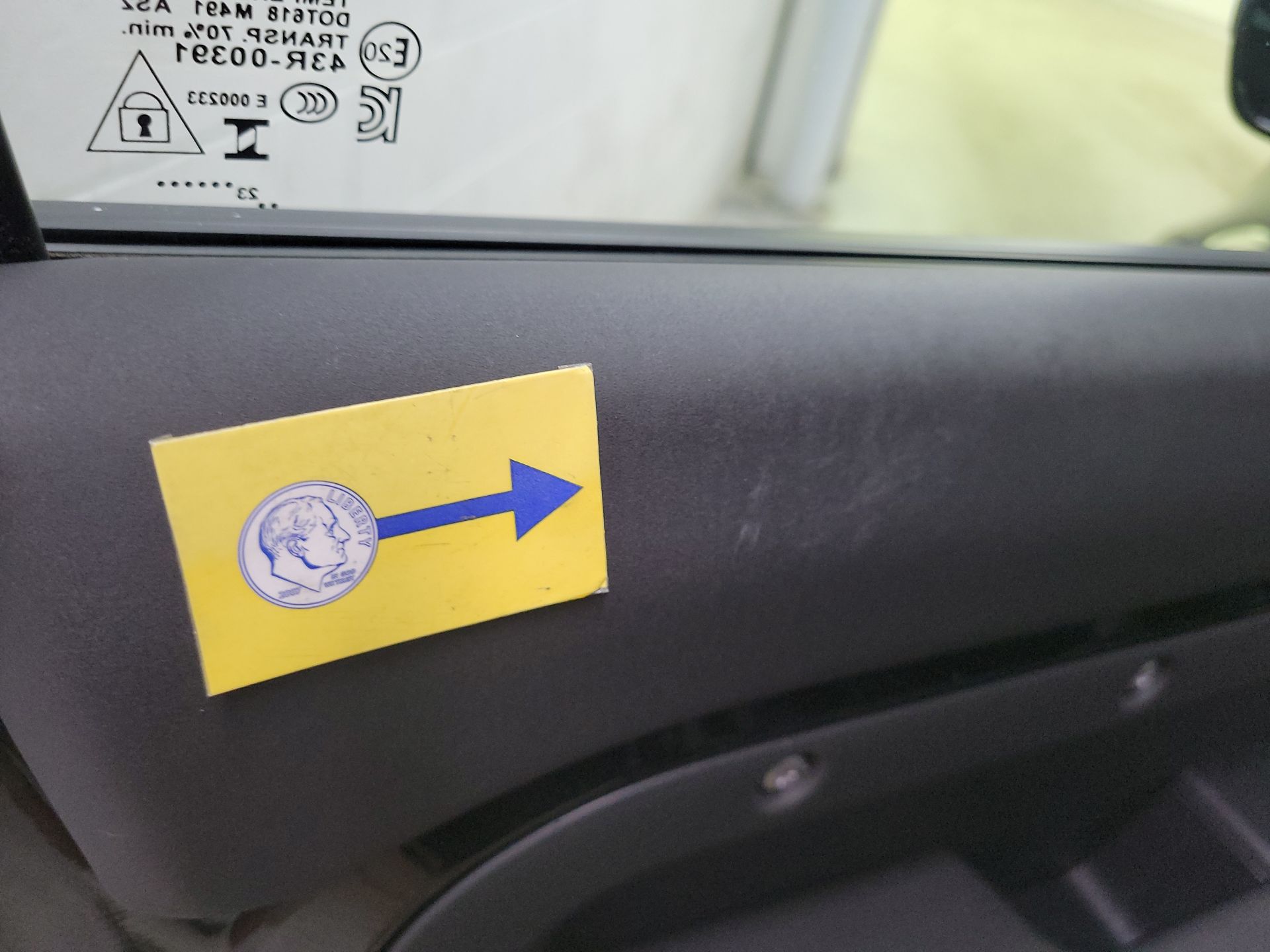 Thumbnail: 2024 Land Rover Defender - 20