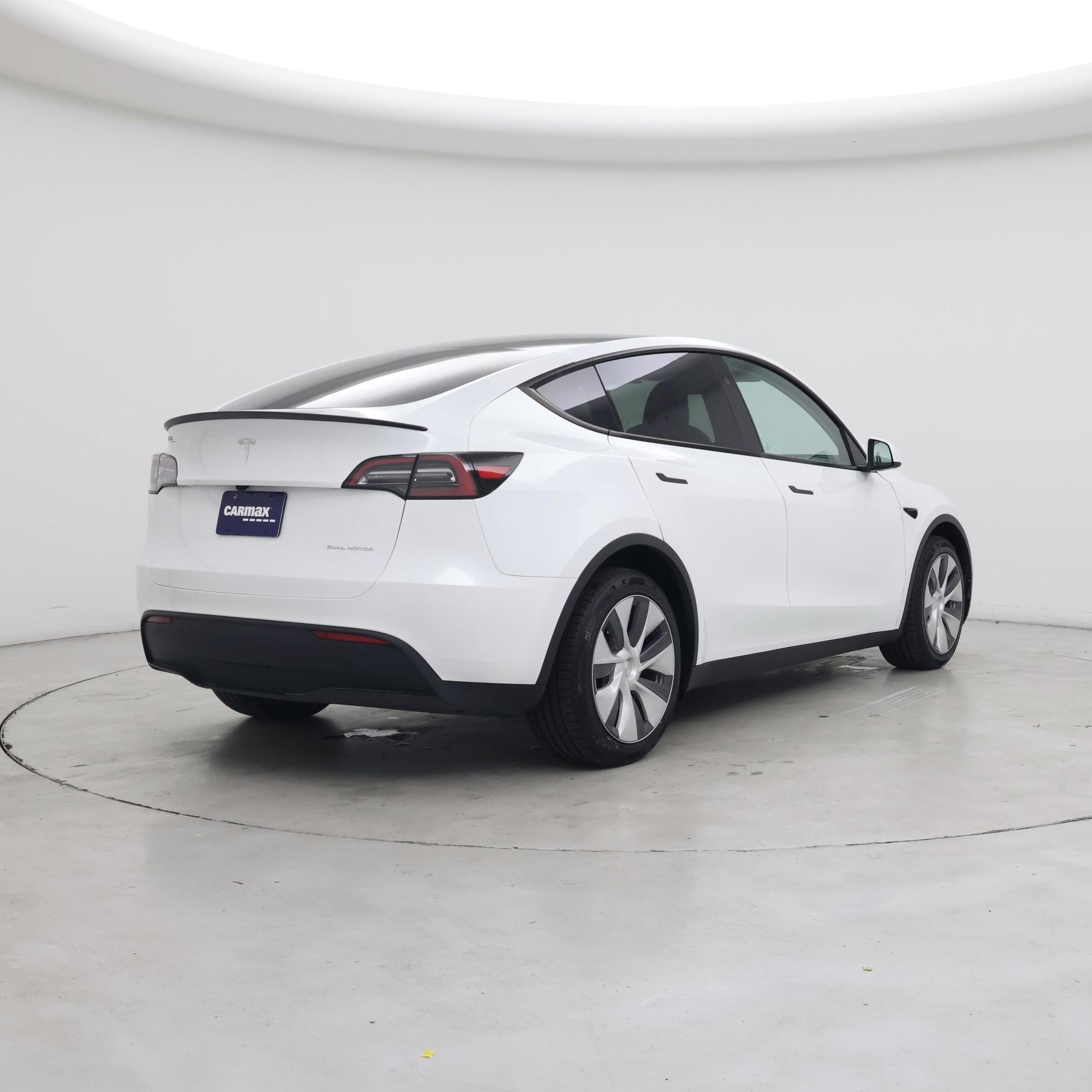 Thumbnail: 2023 Tesla Model Y - 8