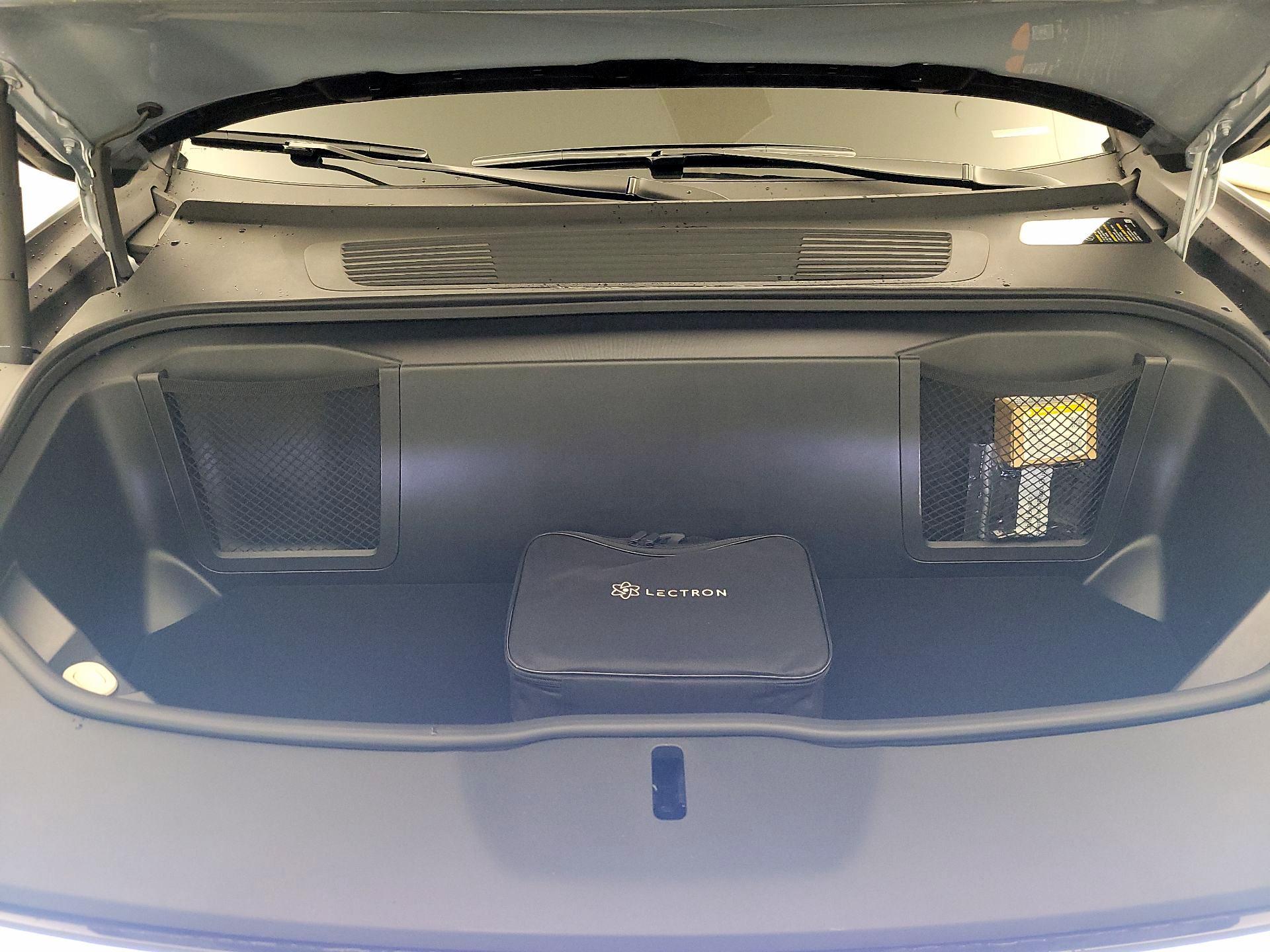 Thumbnail: 2026 Rivian R1S - 20