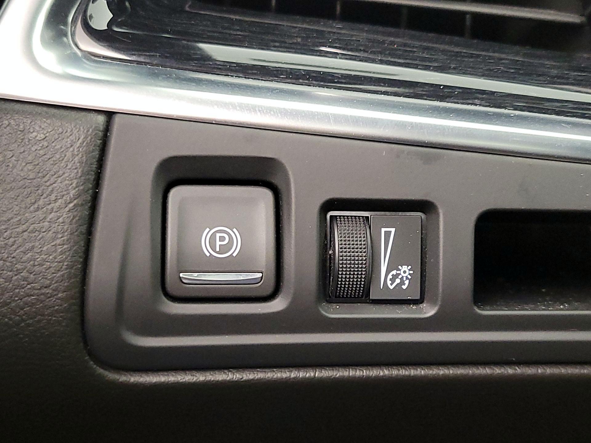 Thumbnail: 2025 Cadillac XT5 - 13